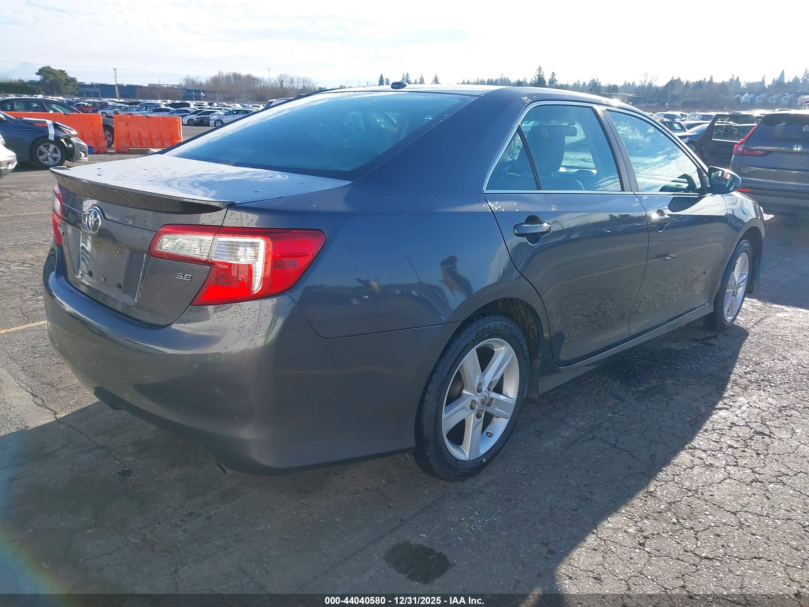 TOYOTA CAMRY image 4