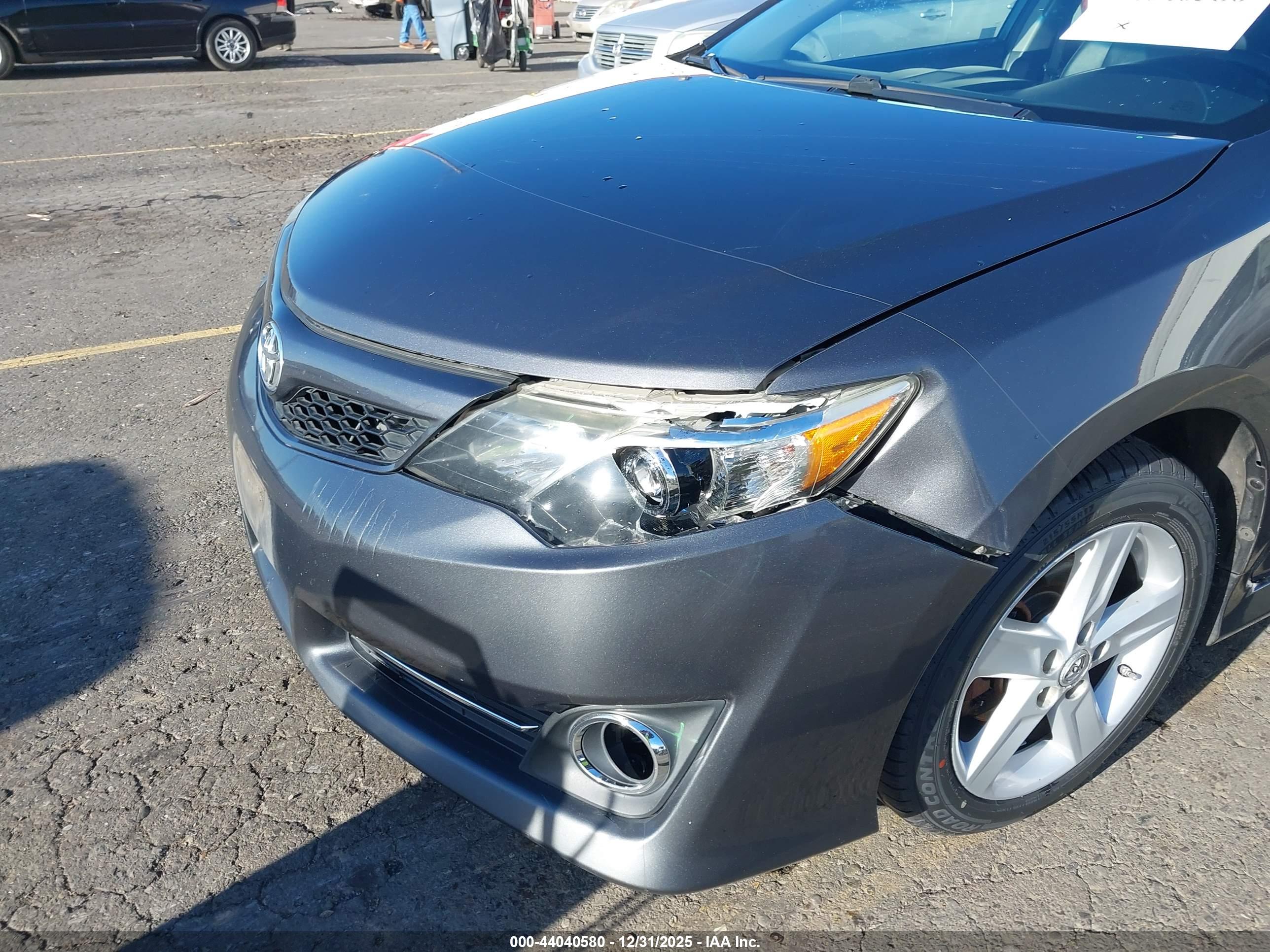 TOYOTA CAMRY image 6