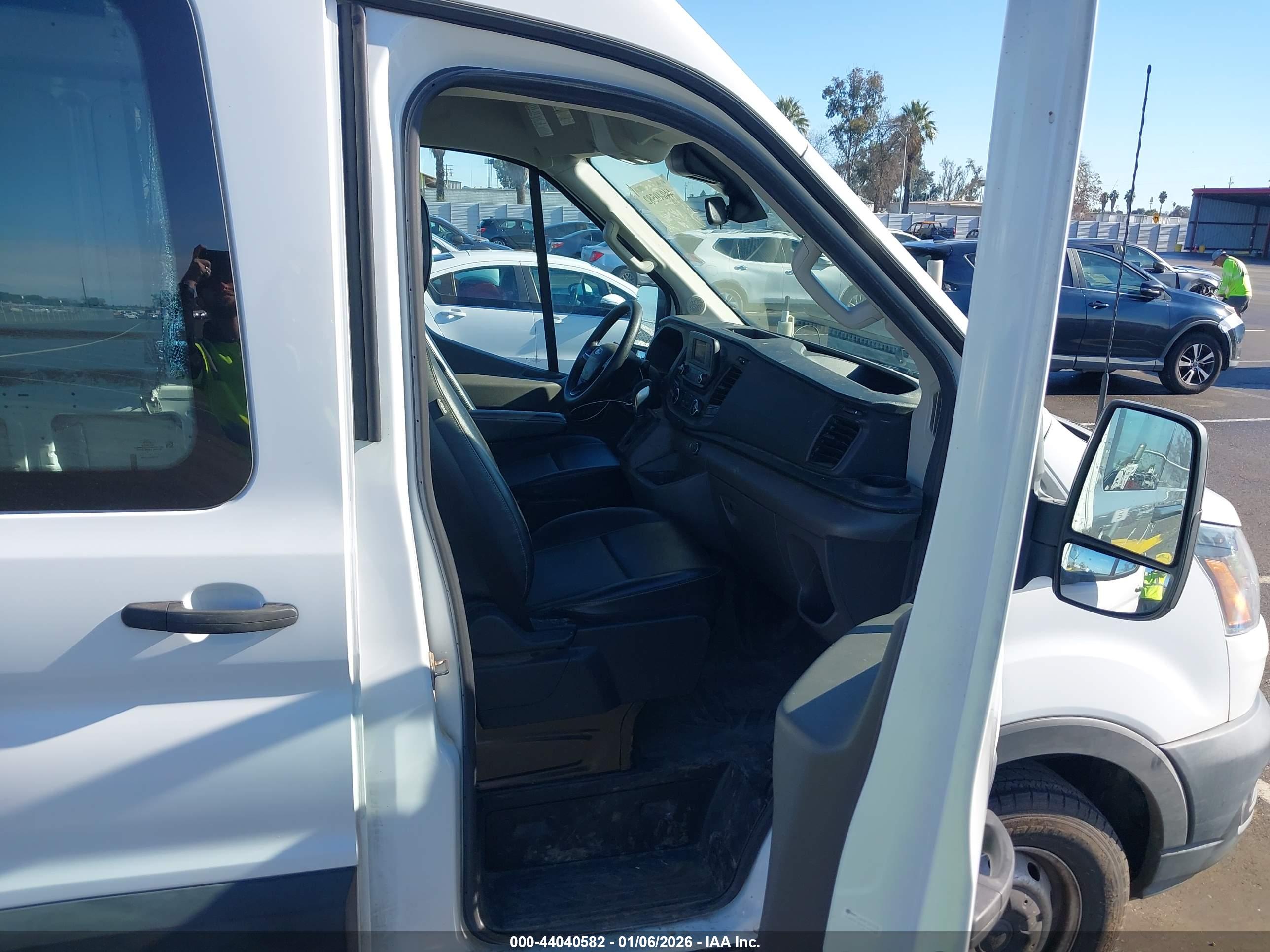 FORD TRANSIT-350 image 5