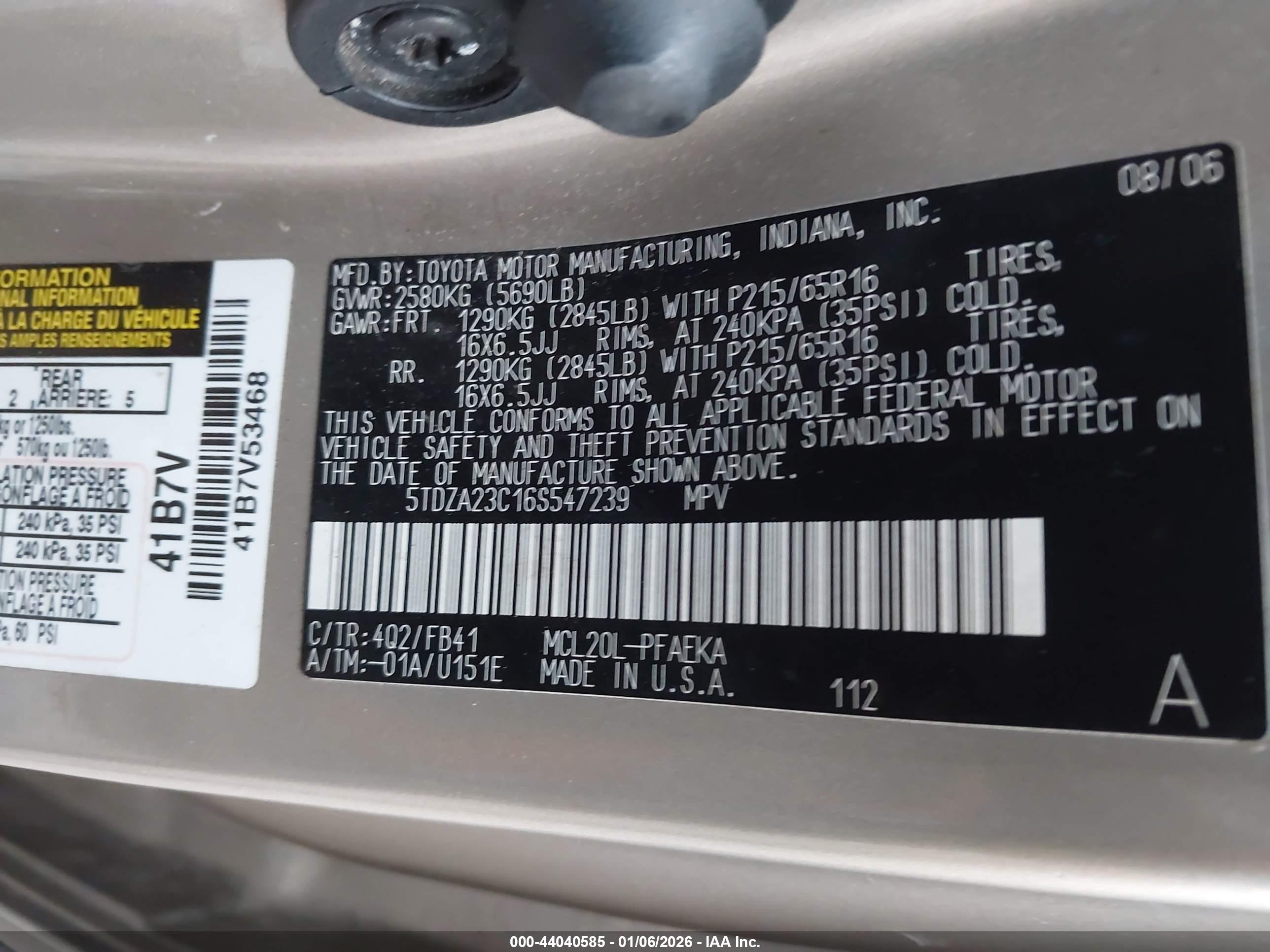 TOYOTA SIENNA image 9
