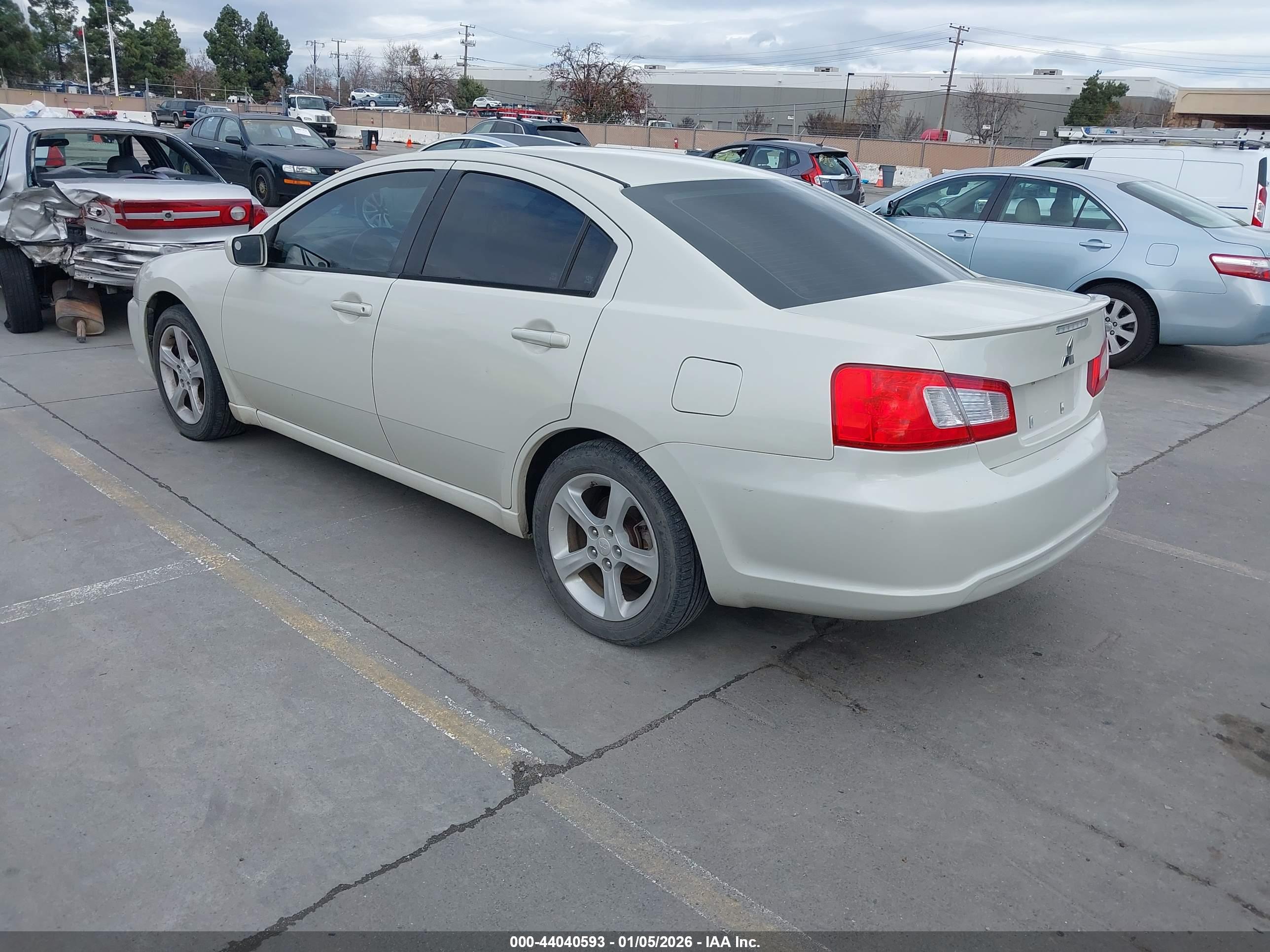 MITSUBISHI GALANT image 3