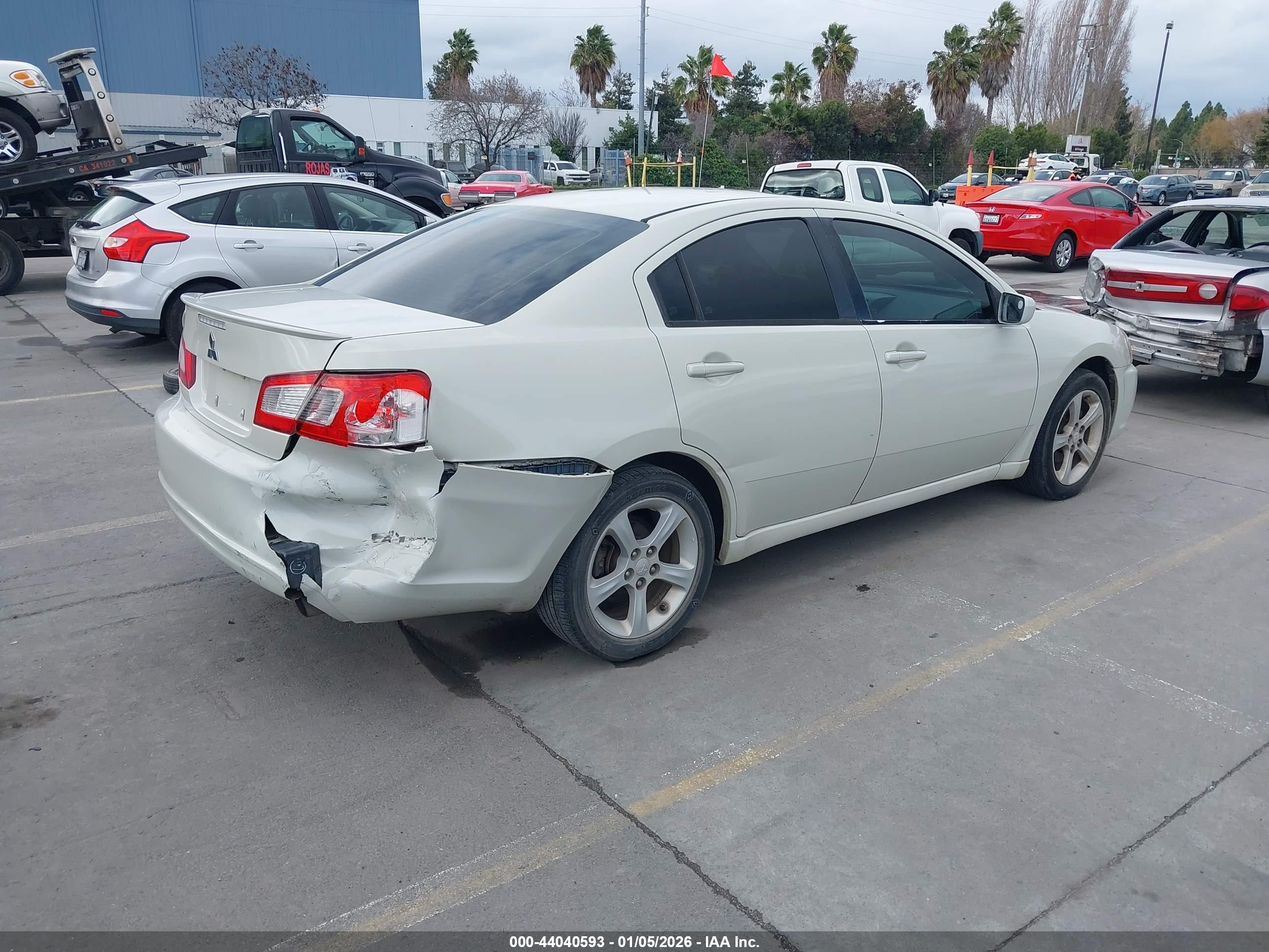 MITSUBISHI GALANT image 4