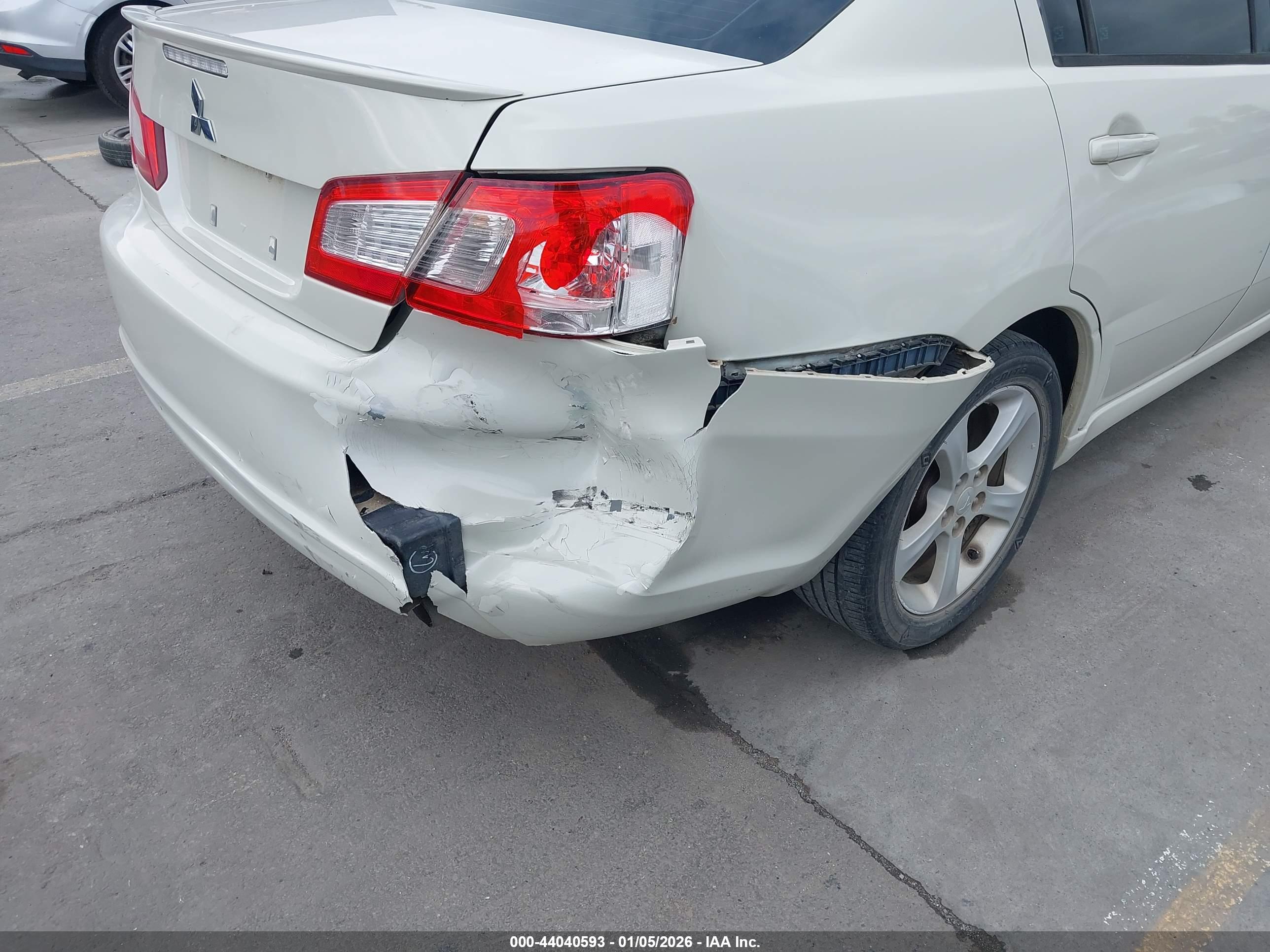 MITSUBISHI GALANT image 6