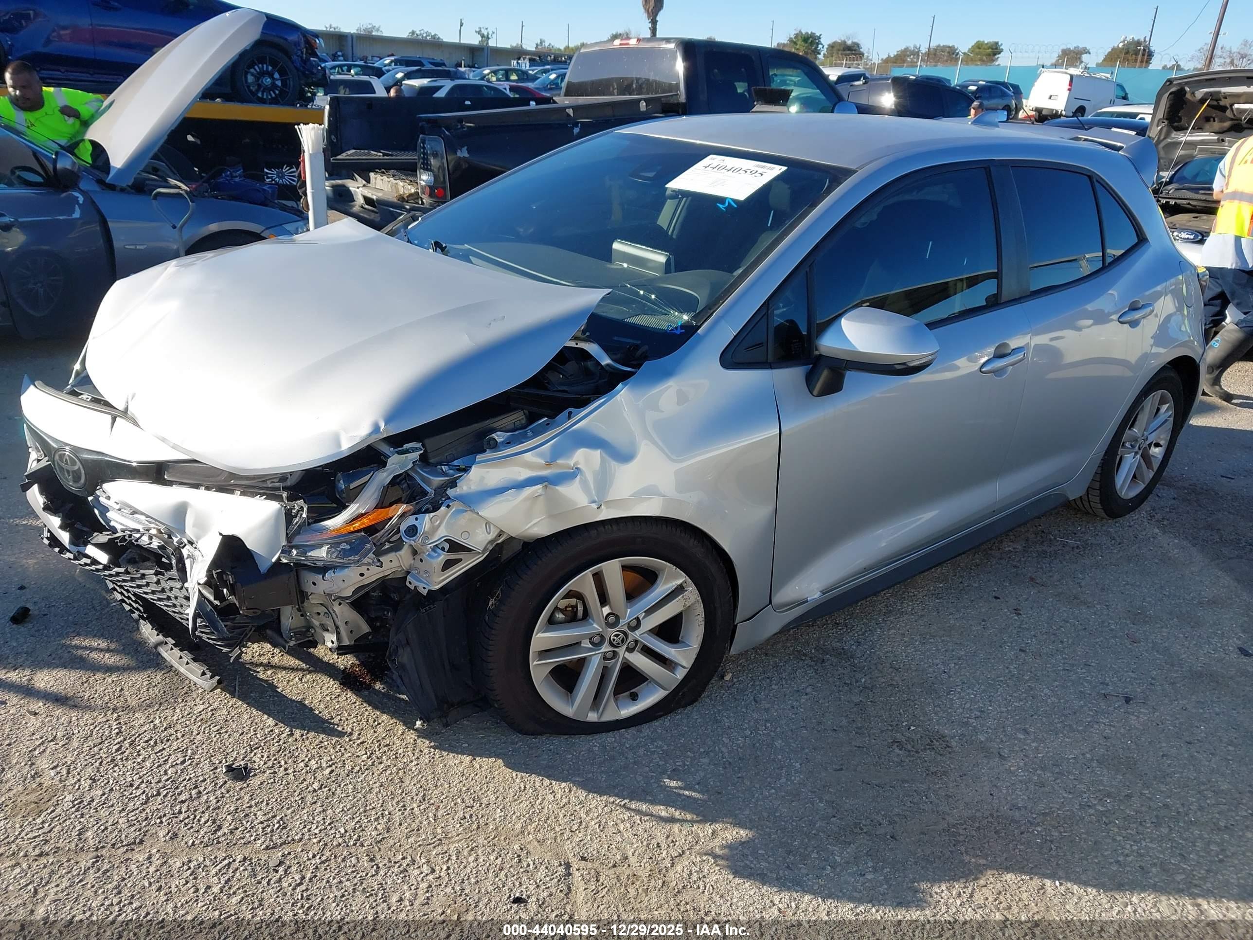 TOYOTA COROLLA image 2