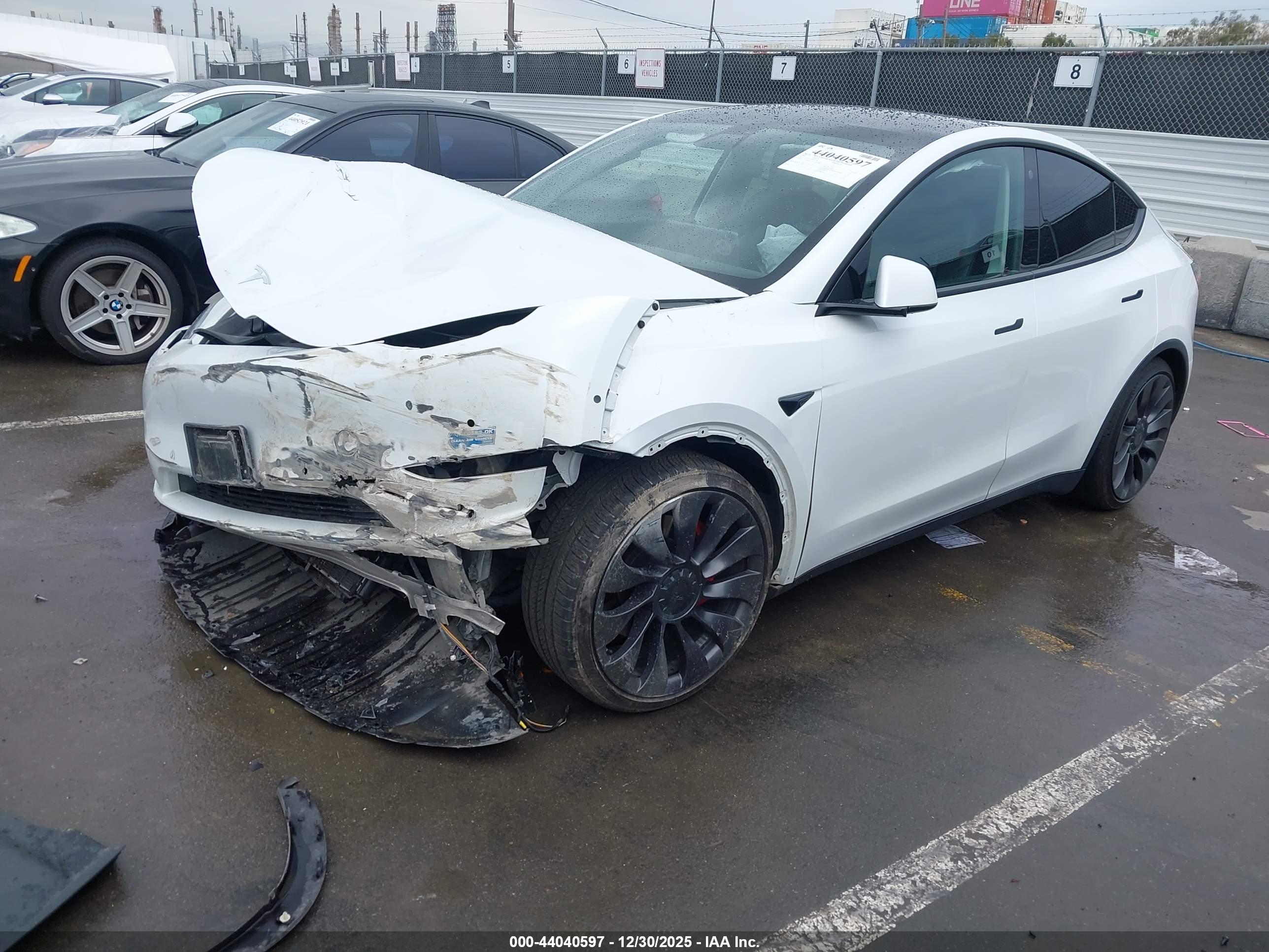 TESLA MODEL image 2