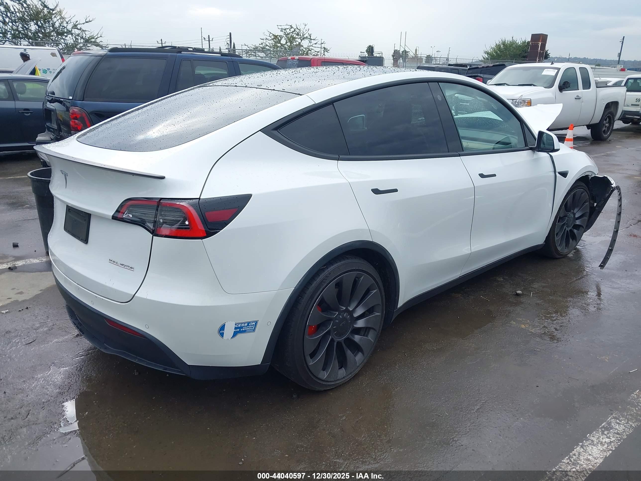 TESLA MODEL image 4