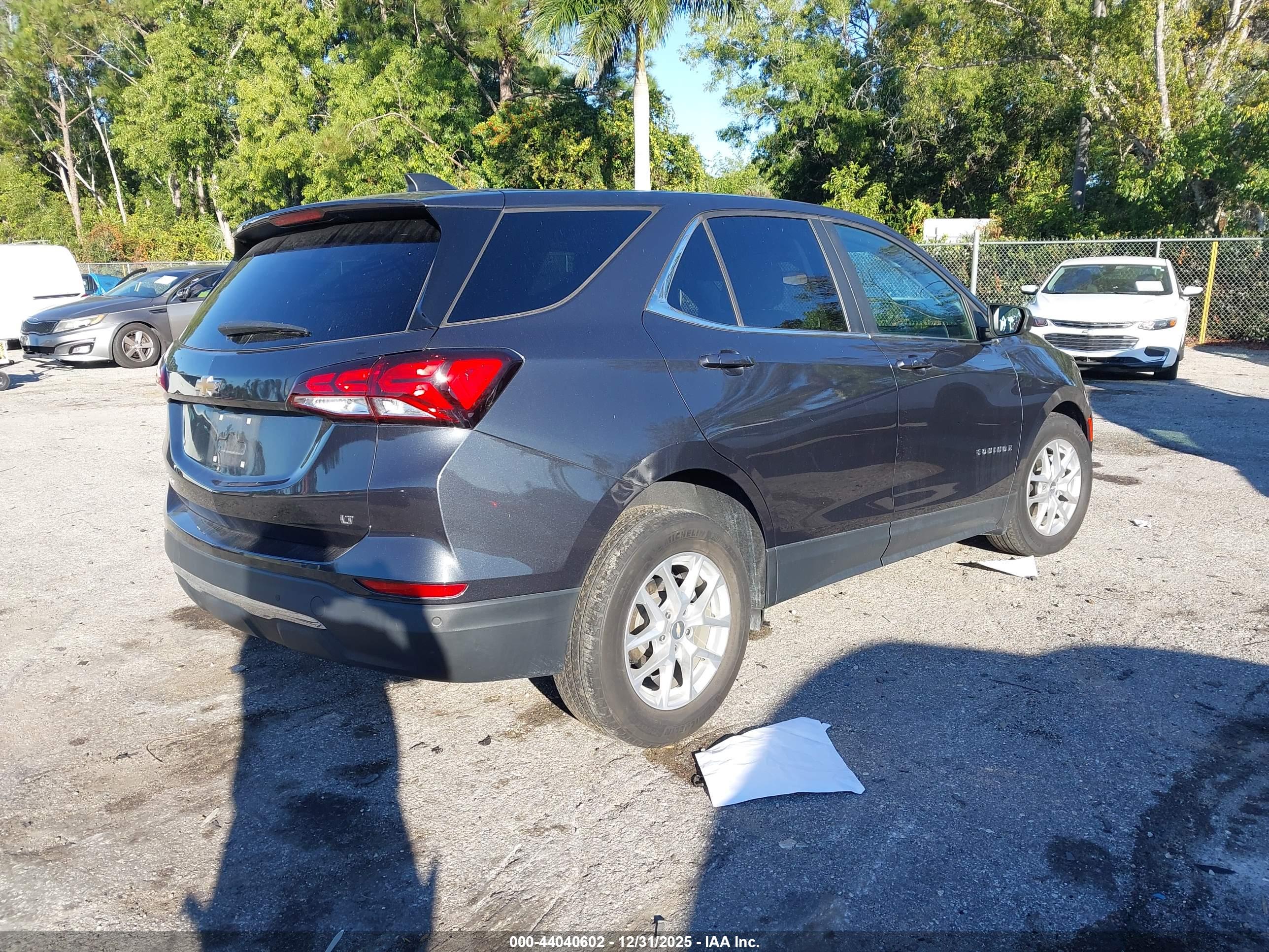 CHEVROLET EQUINOX image 4