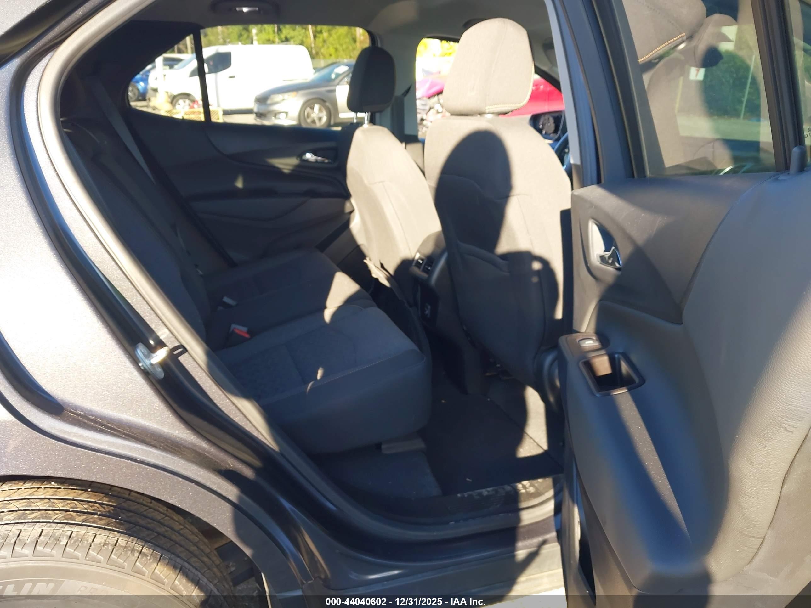 CHEVROLET EQUINOX image 8