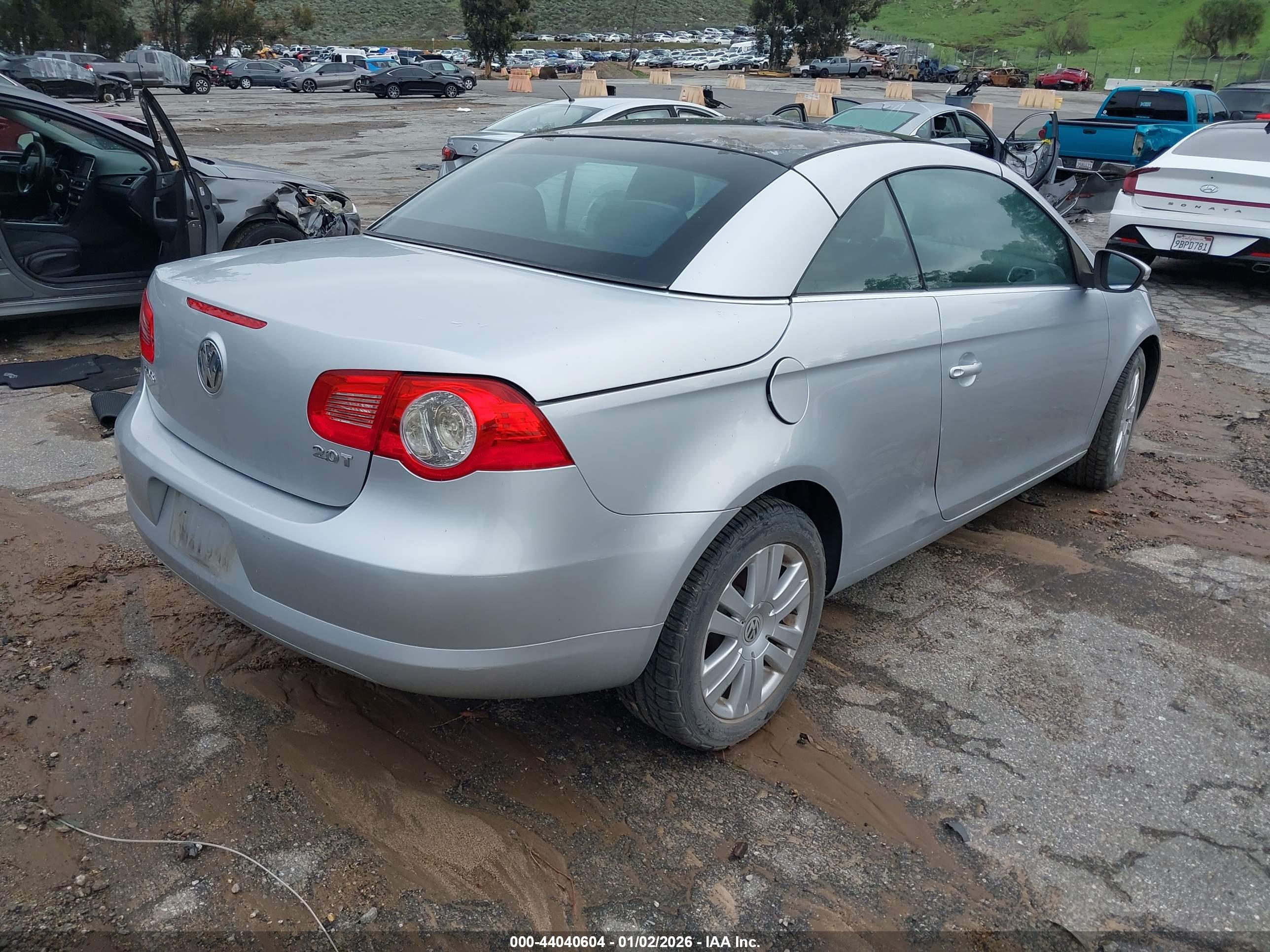 VOLKSWAGEN EOS image 4