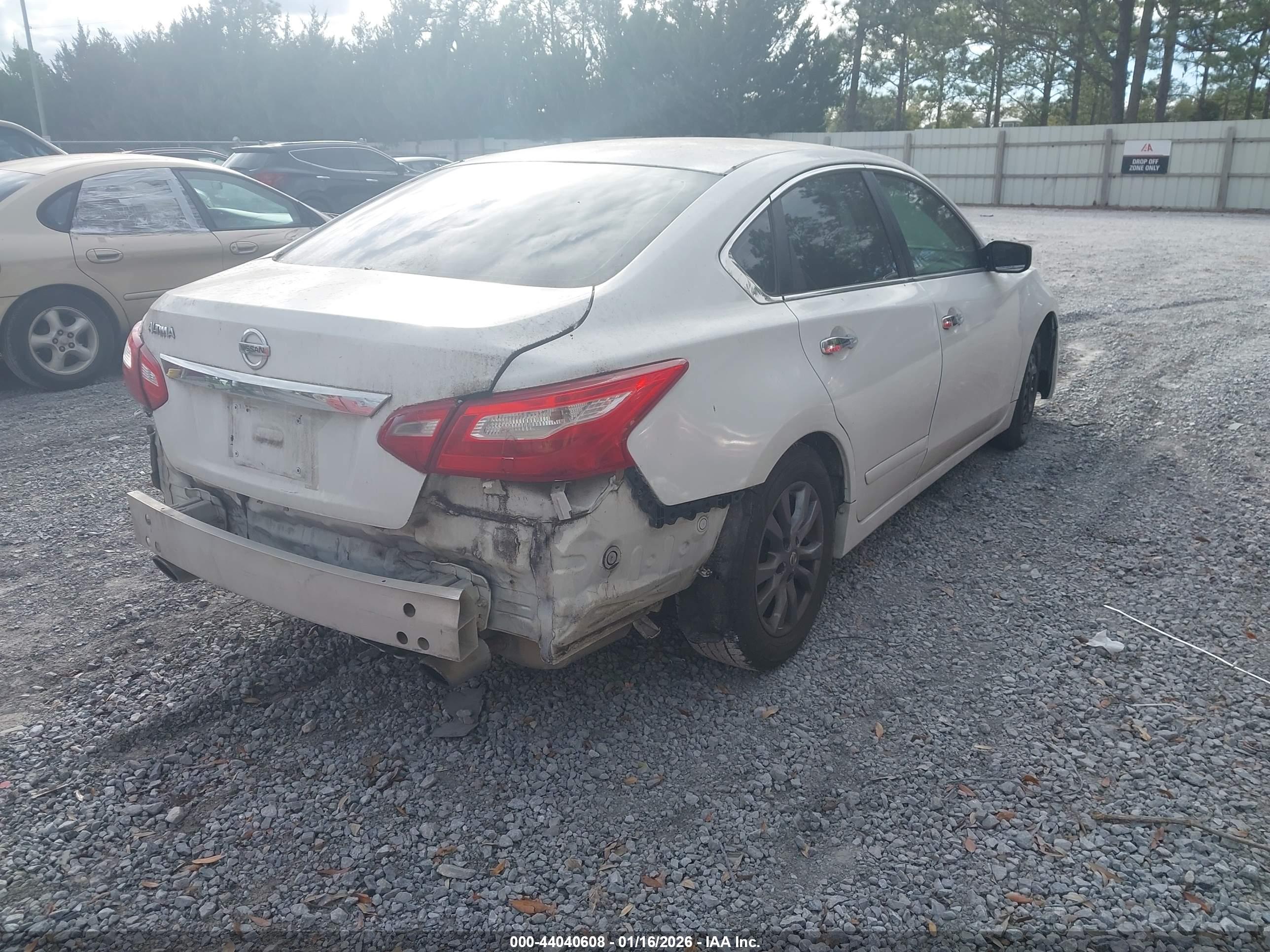 NISSAN ALTIMA image 4