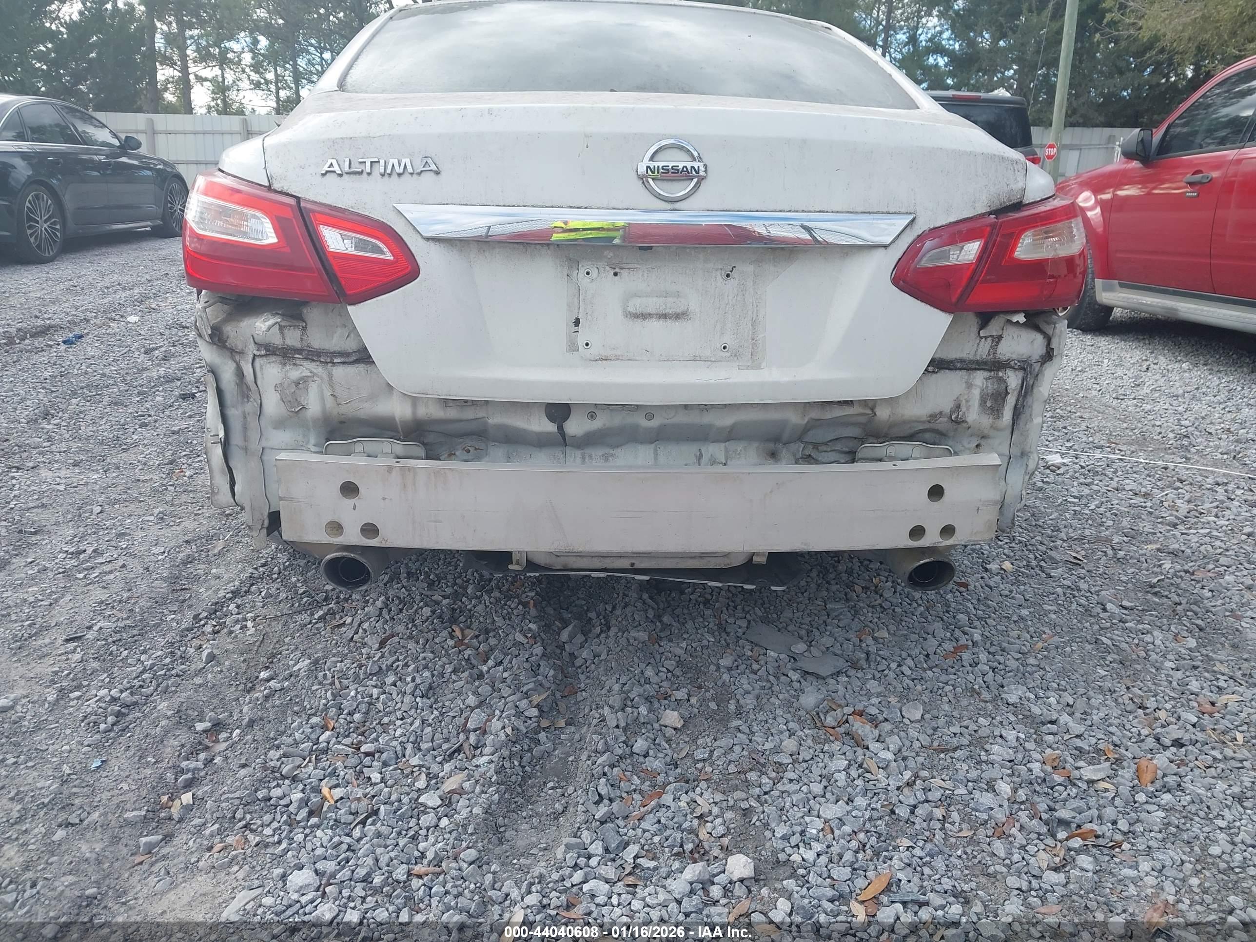 NISSAN ALTIMA image 6