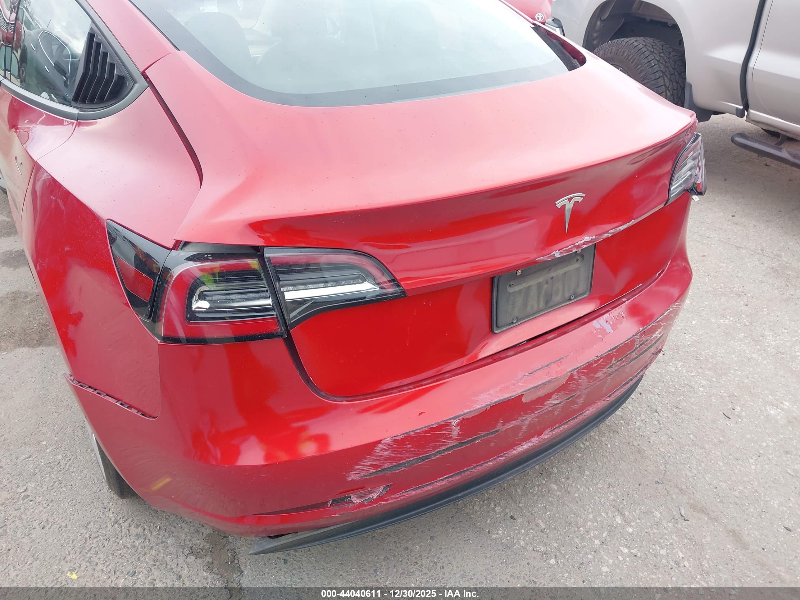 TESLA MODEL image 6