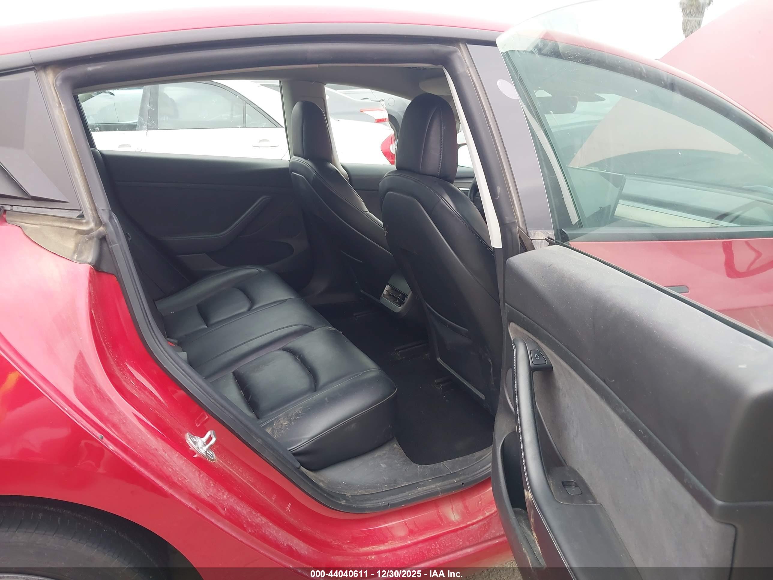 TESLA MODEL image 8