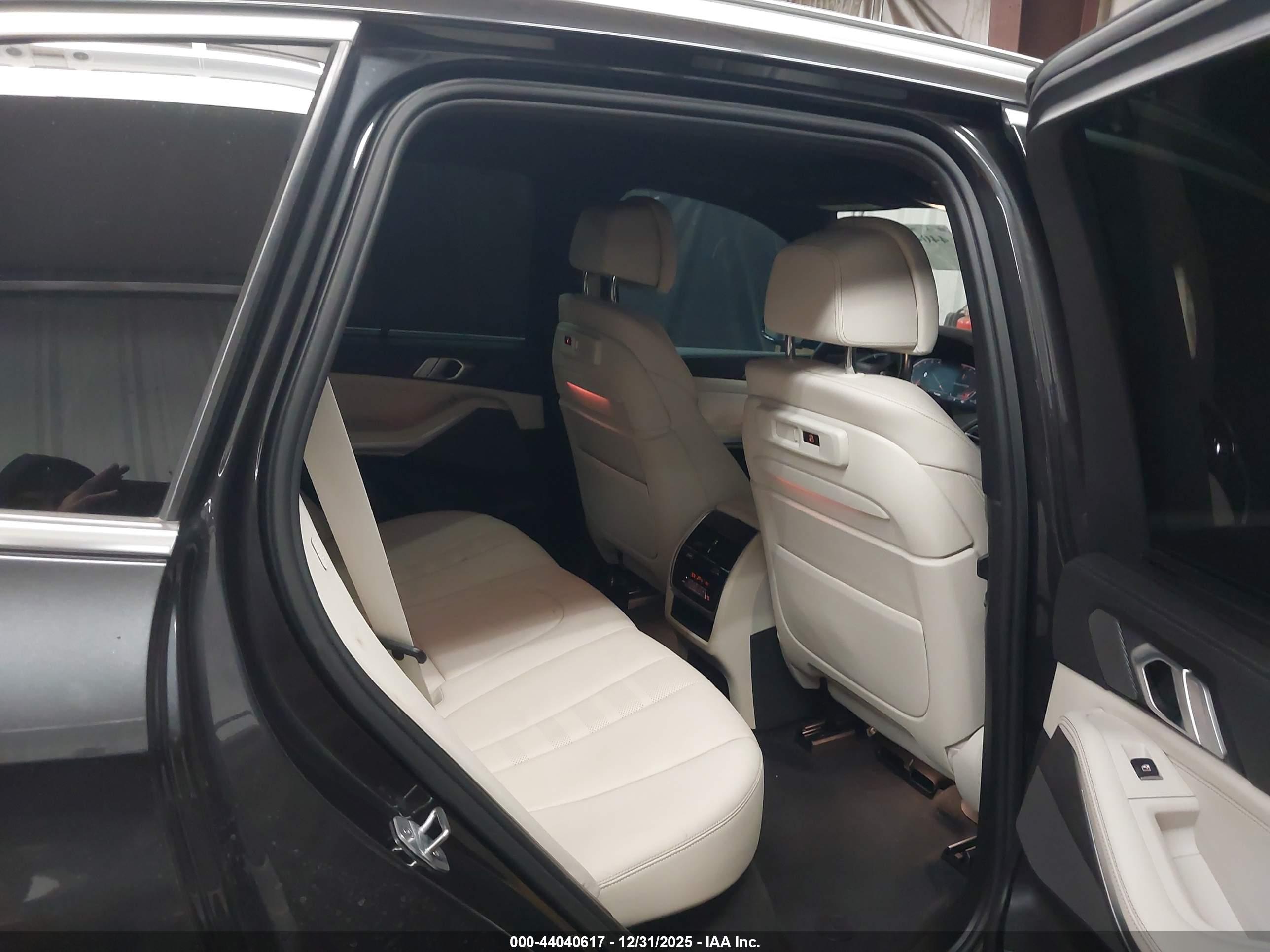 BMW X5 image 8