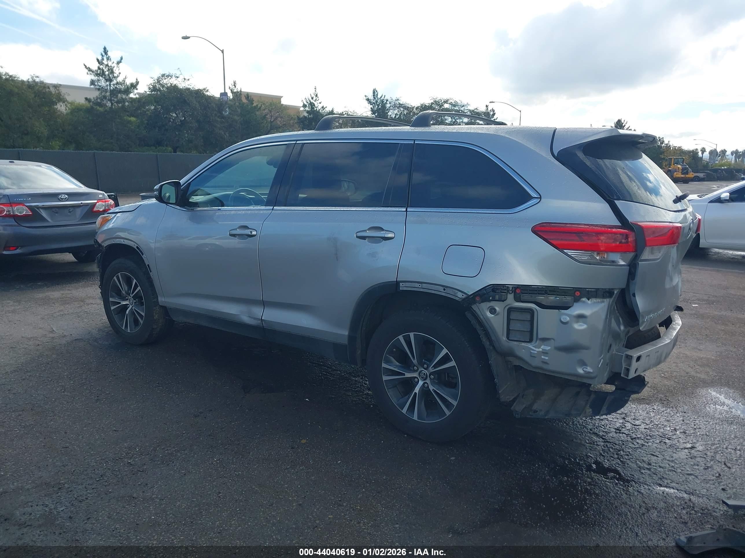 TOYOTA HIGHLANDER image 3