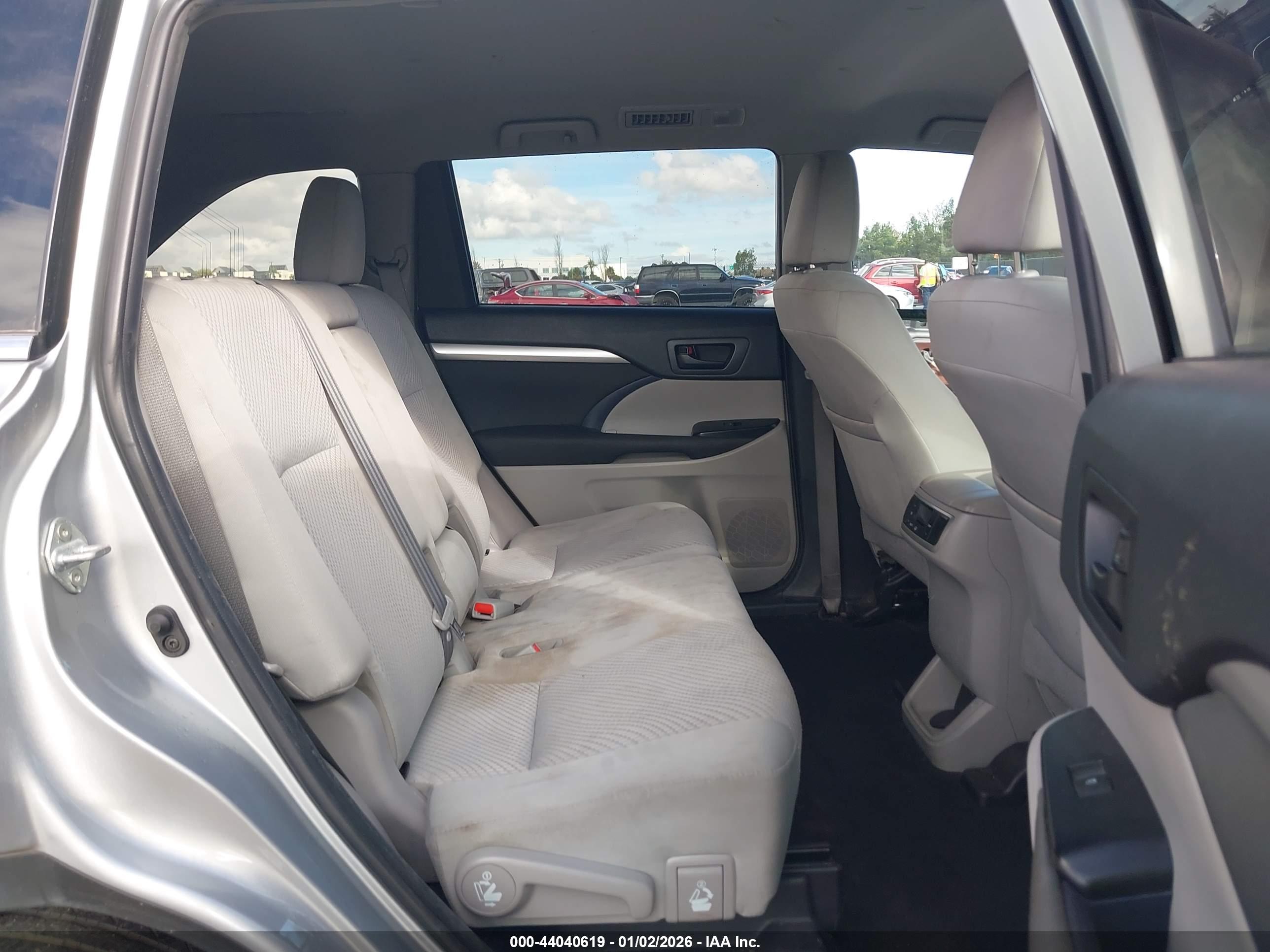 TOYOTA HIGHLANDER image 8