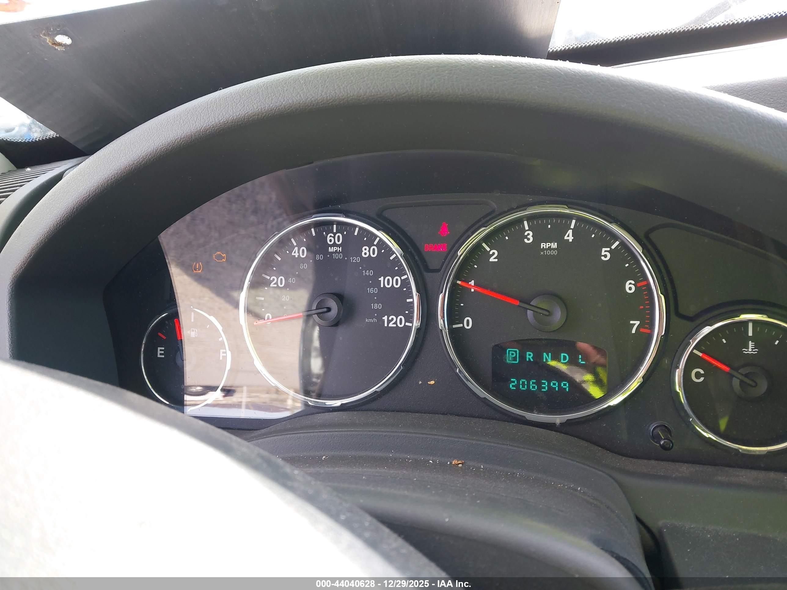 JEEP LIBERTY image 7