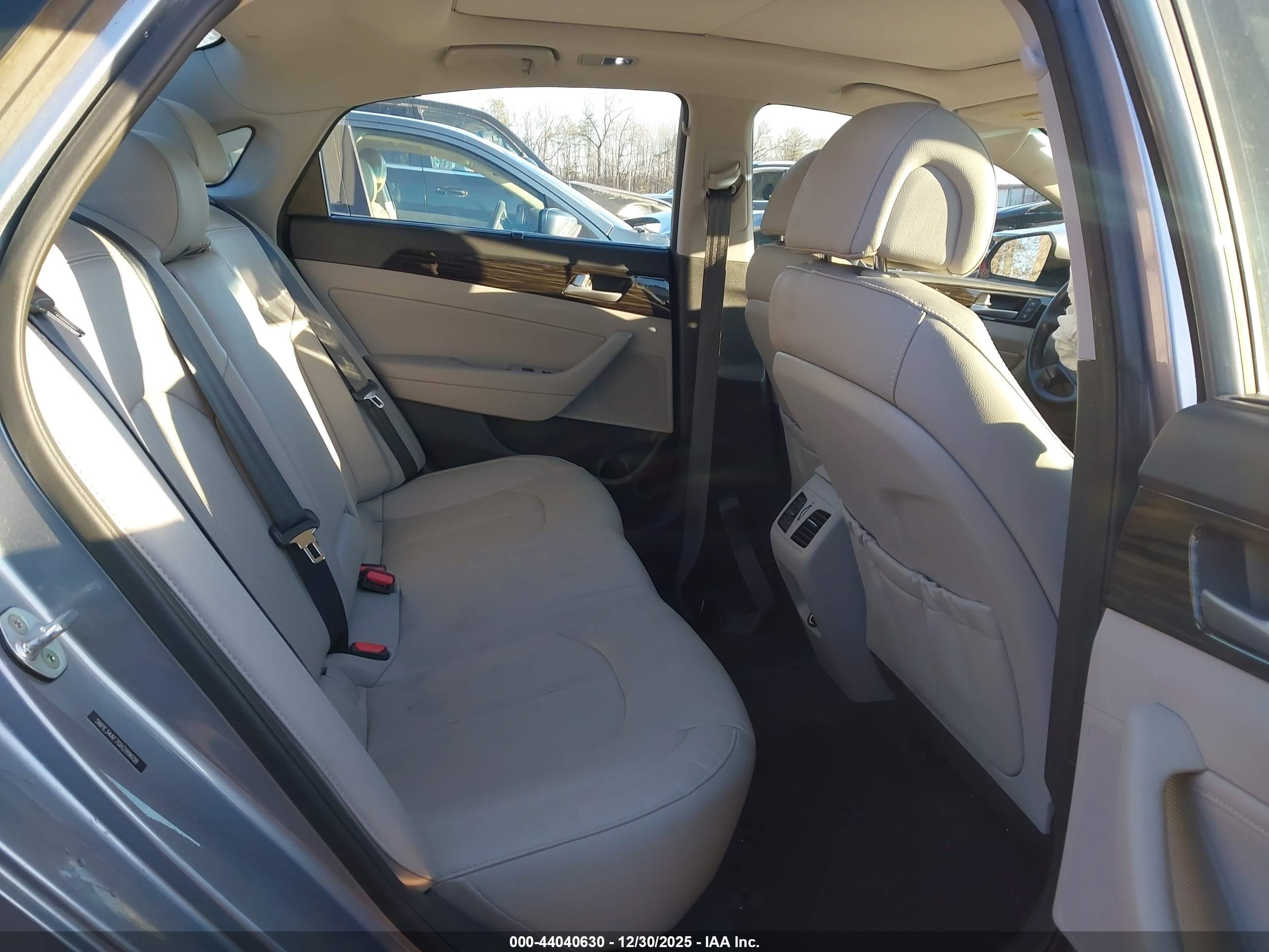HYUNDAI SONATA image 8