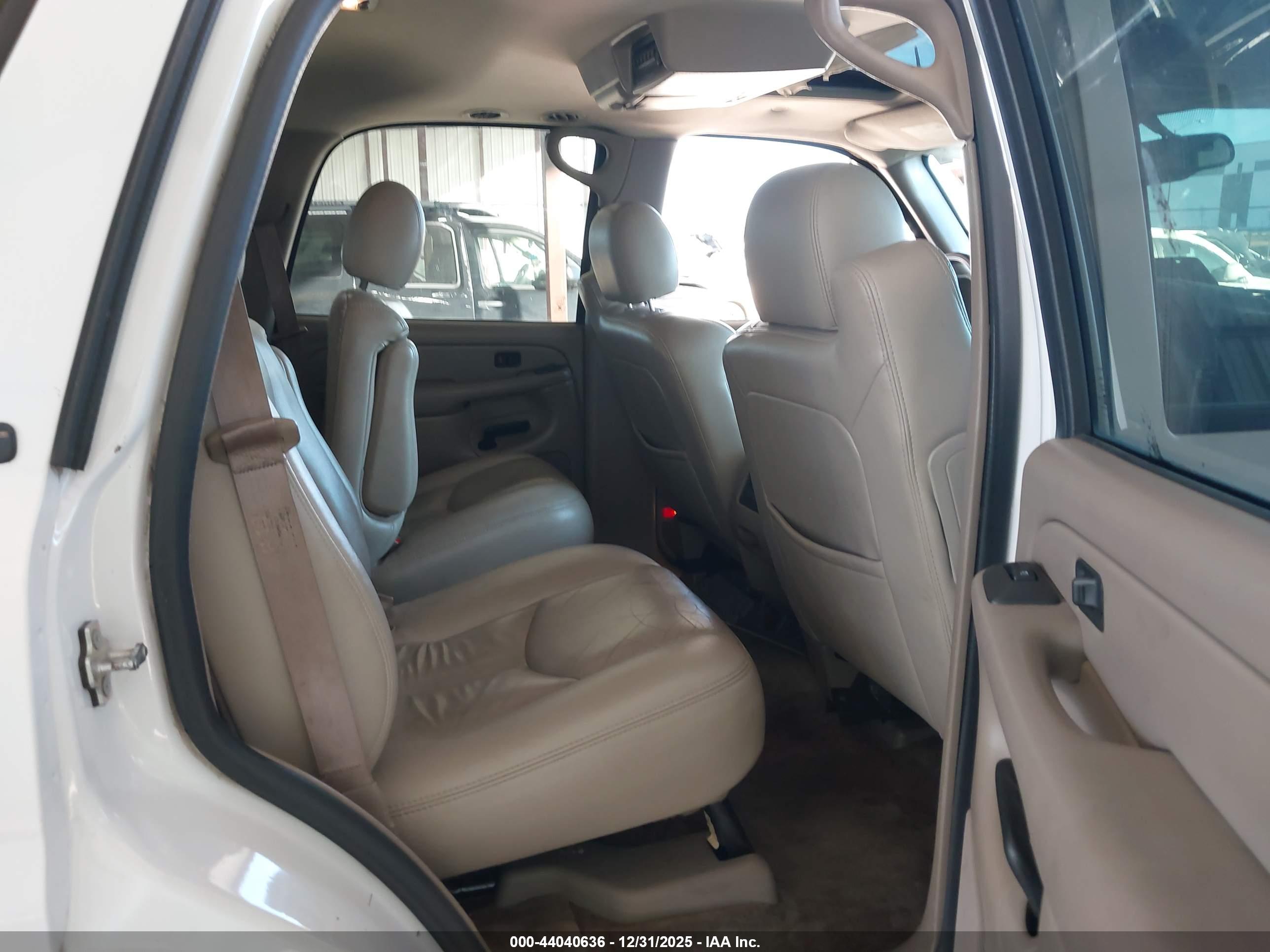 GMC YUKON image 8