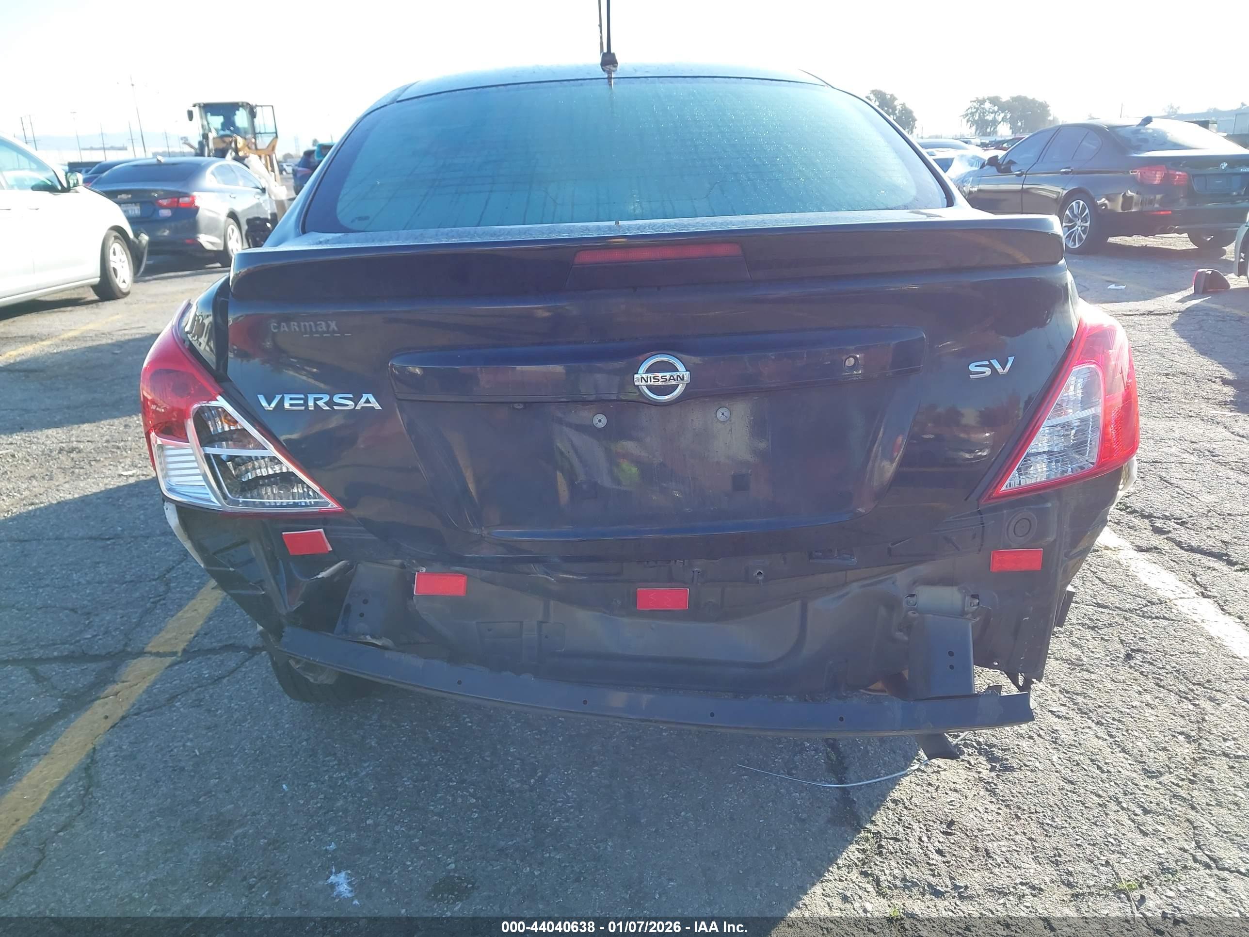 NISSAN VERSA image 6