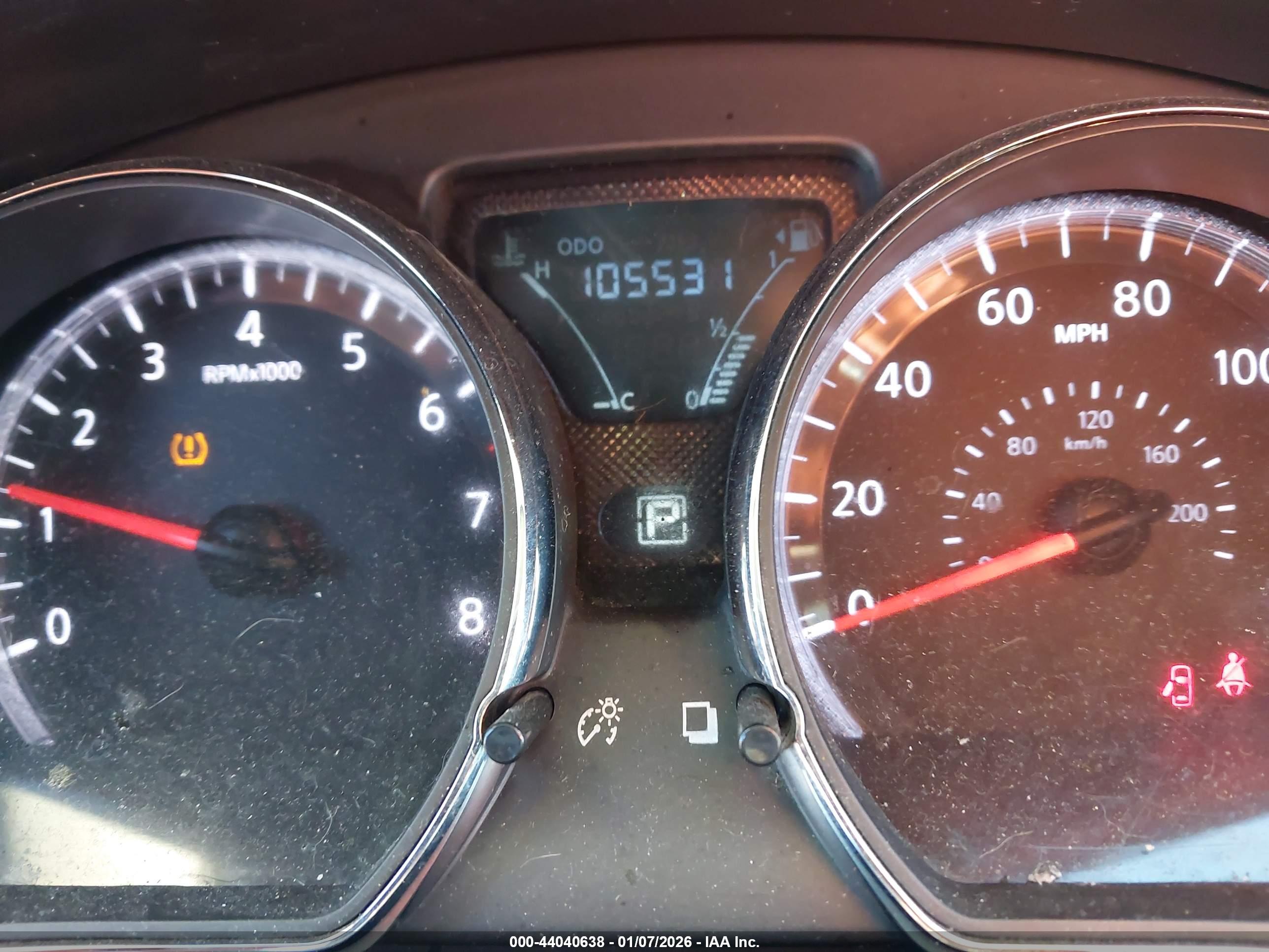 NISSAN VERSA image 7