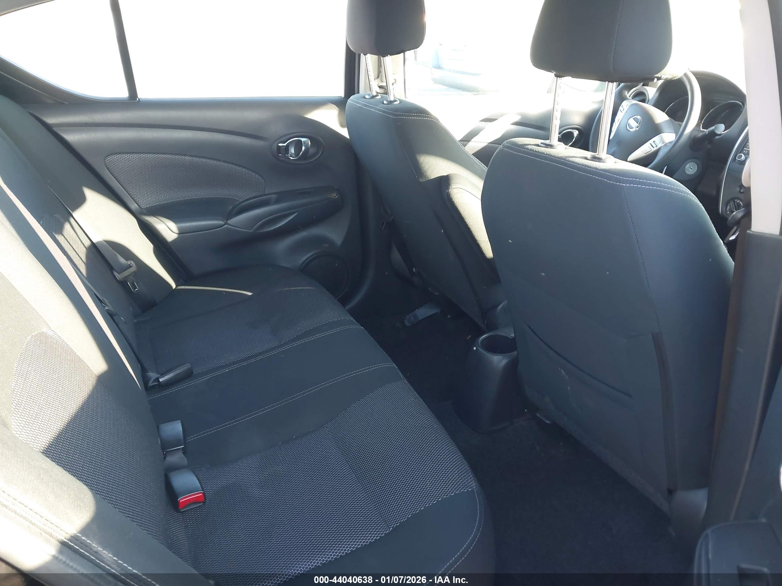 NISSAN VERSA image 8