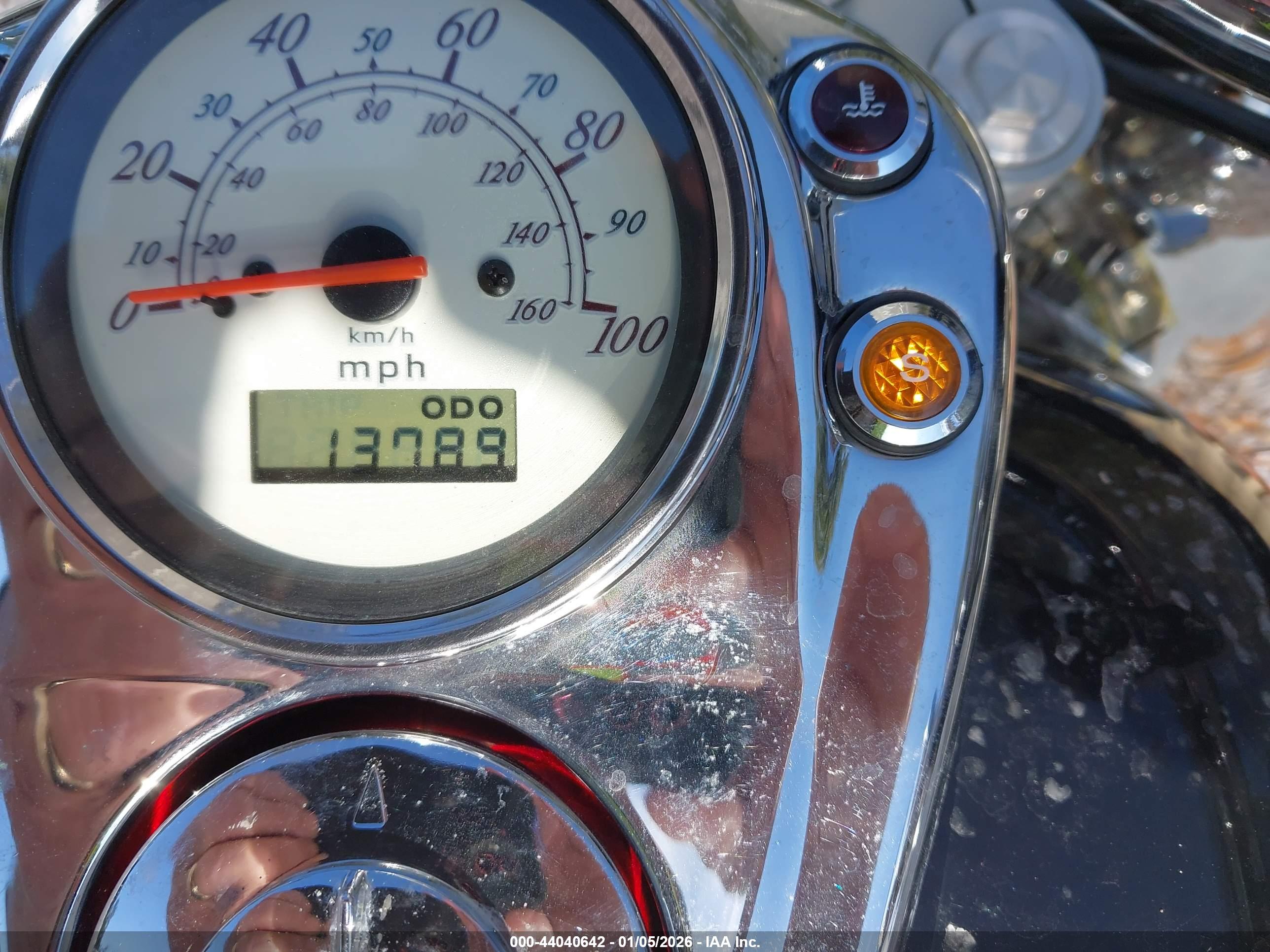 HONDA VT750 image 7
