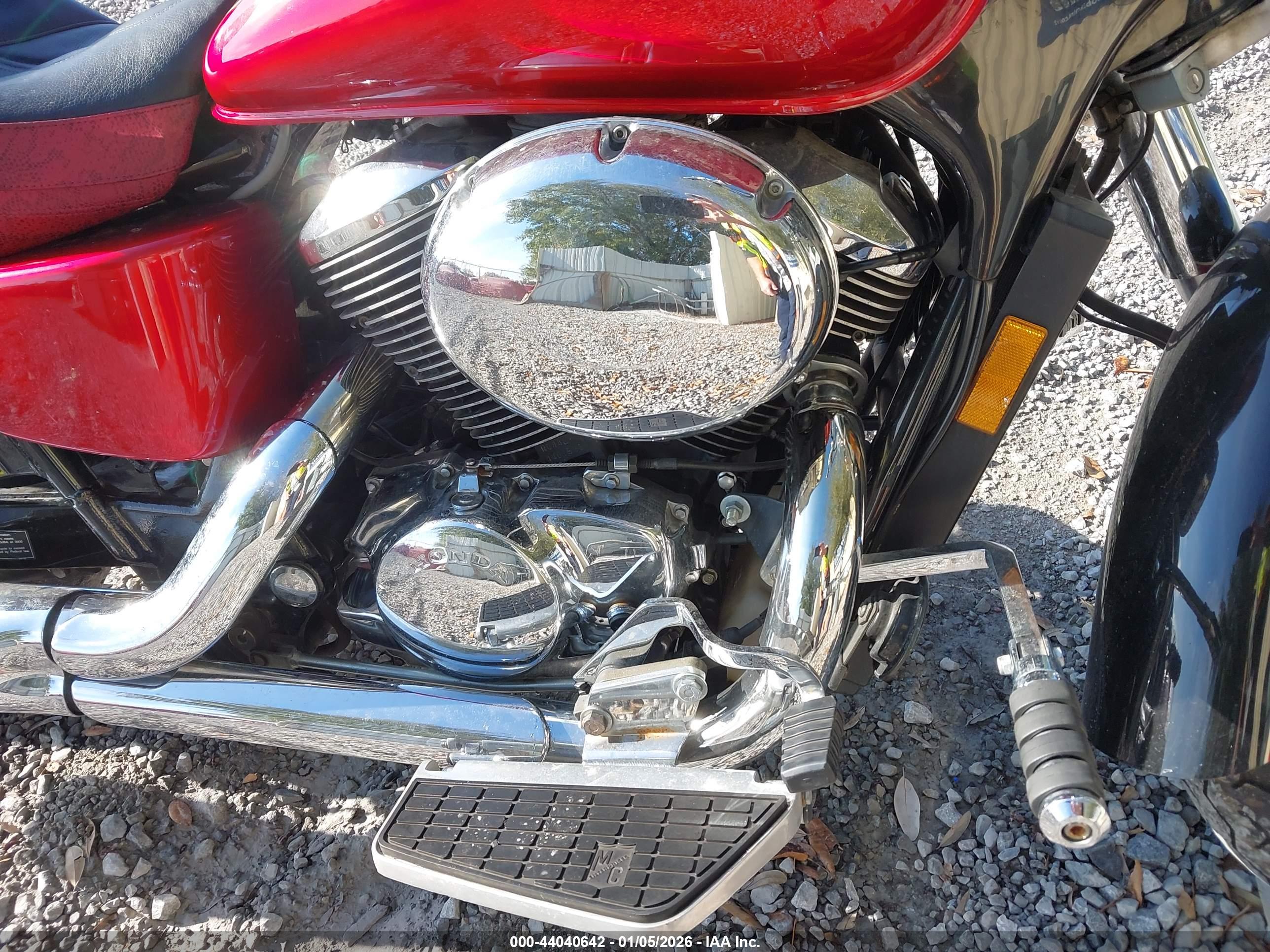 HONDA VT750 image 8