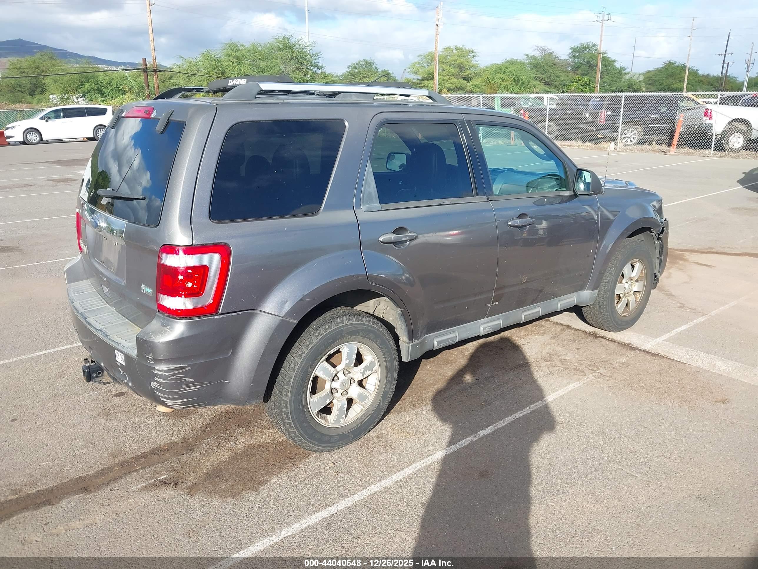 FORD ESCAPE image 4