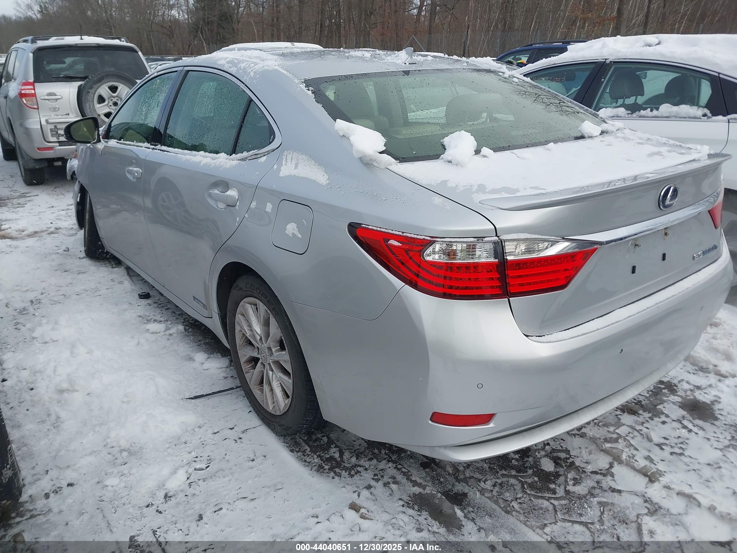 LEXUS ES image 3
