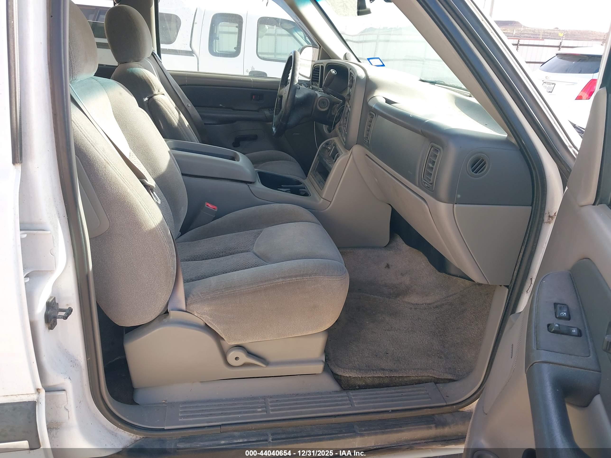 CHEVROLET TAHOE image 5