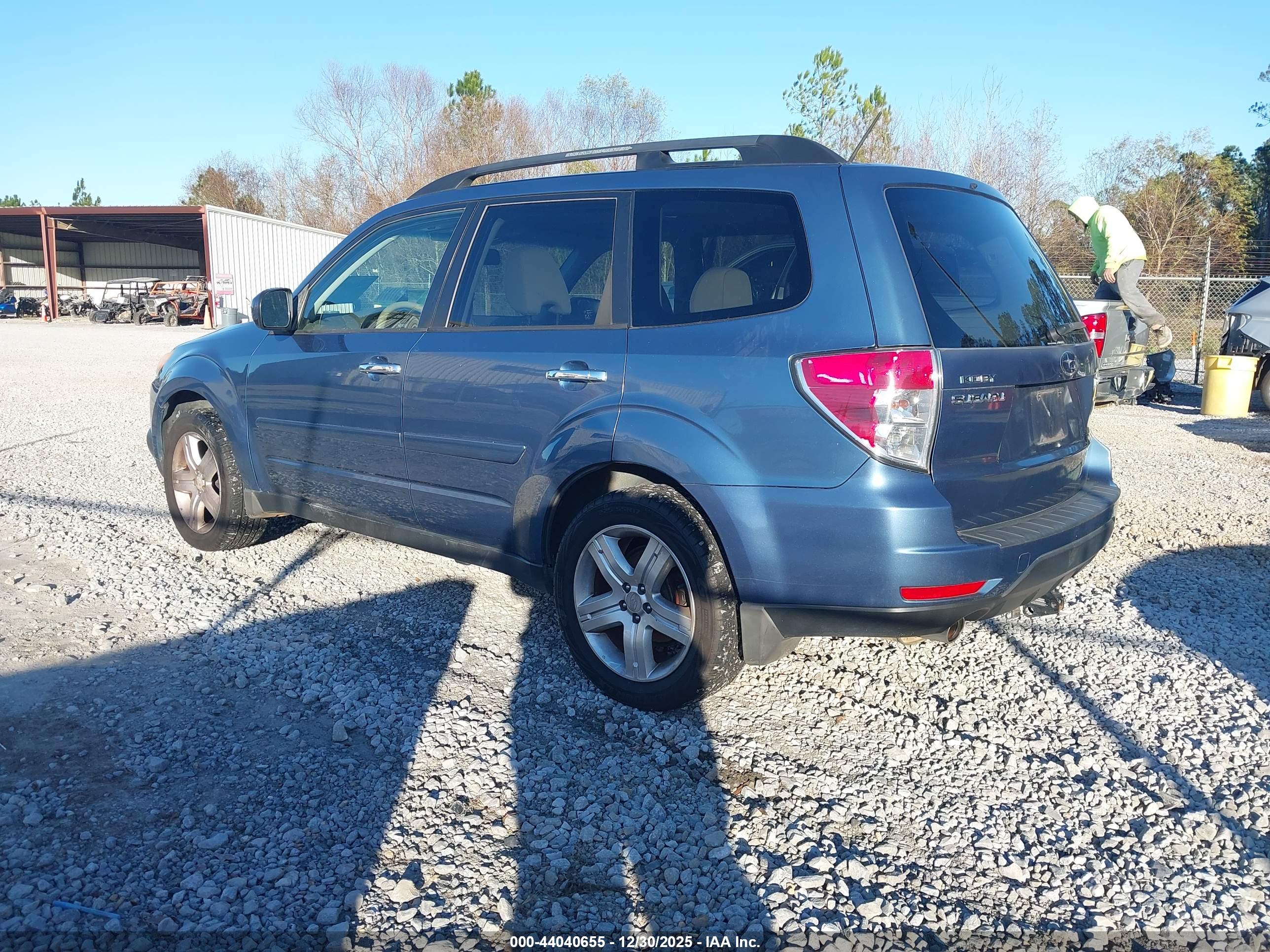 SUBARU FORESTER image 3