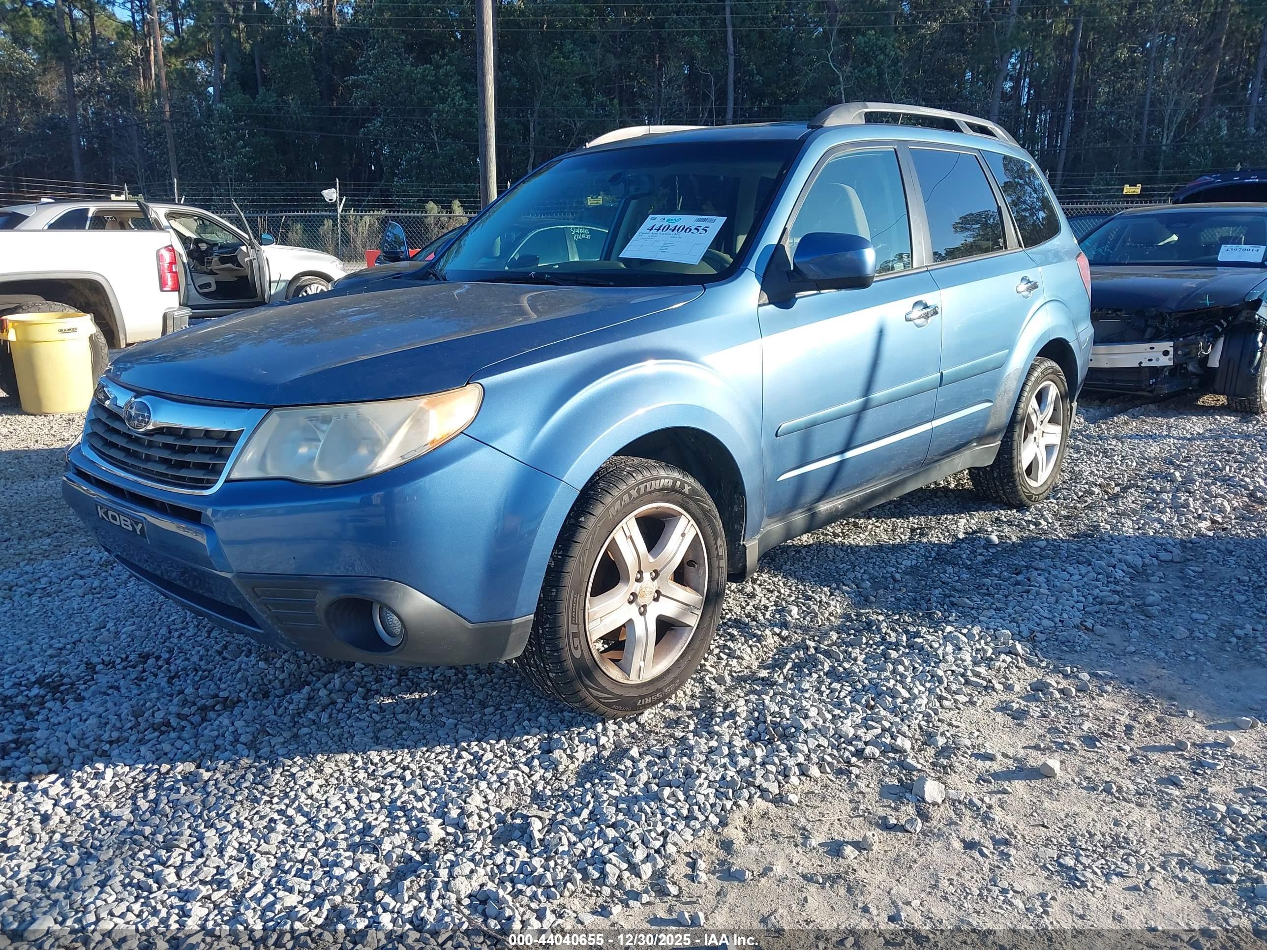 SUBARU FORESTER image 6