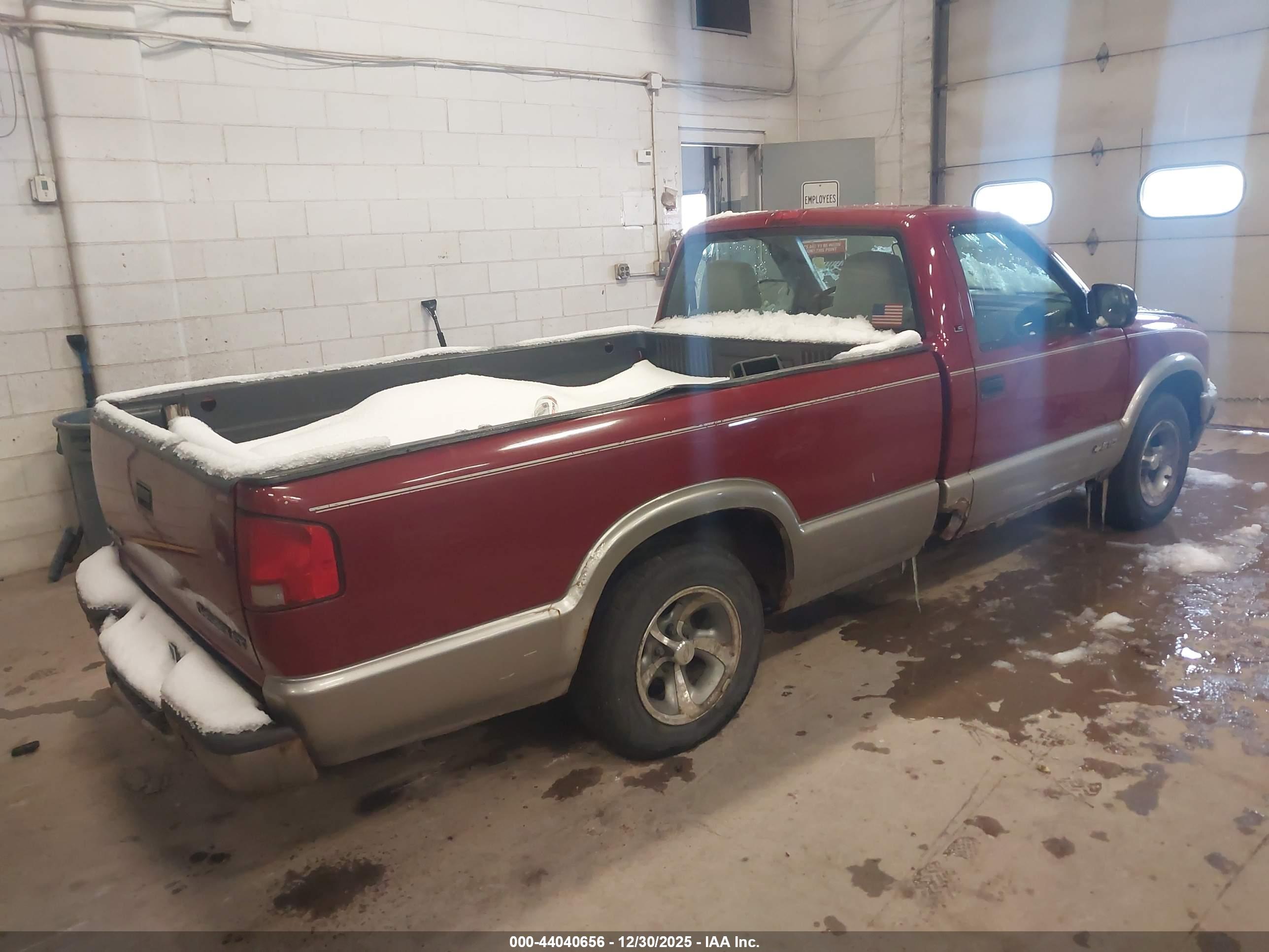 CHEVROLET S-10 image 4