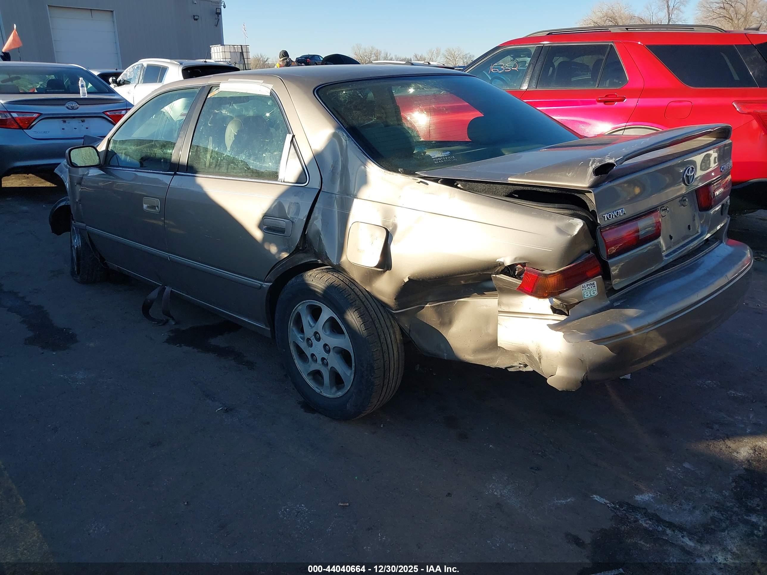 TOYOTA CAMRY image 3