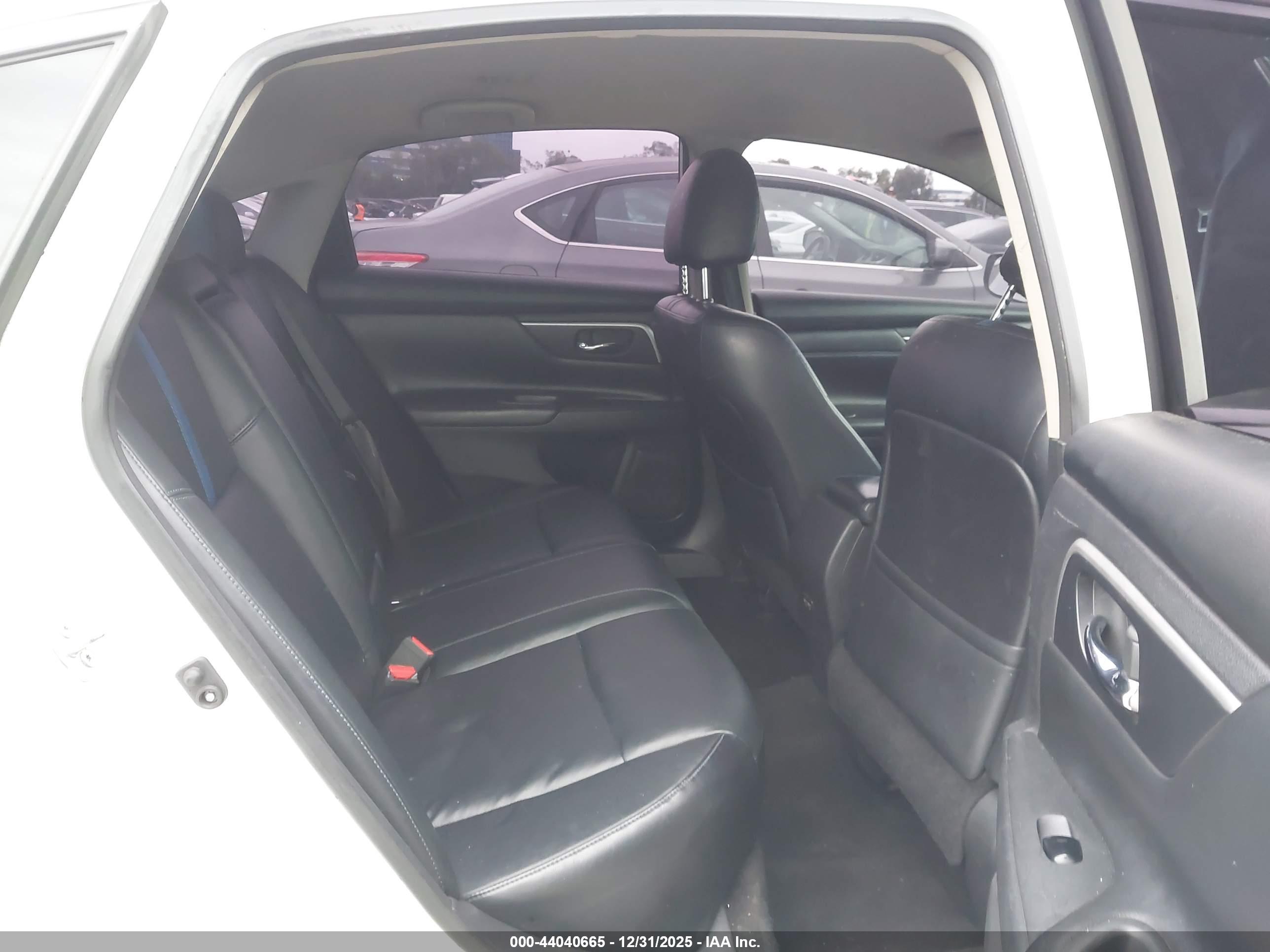 NISSAN ALTIMA image 8