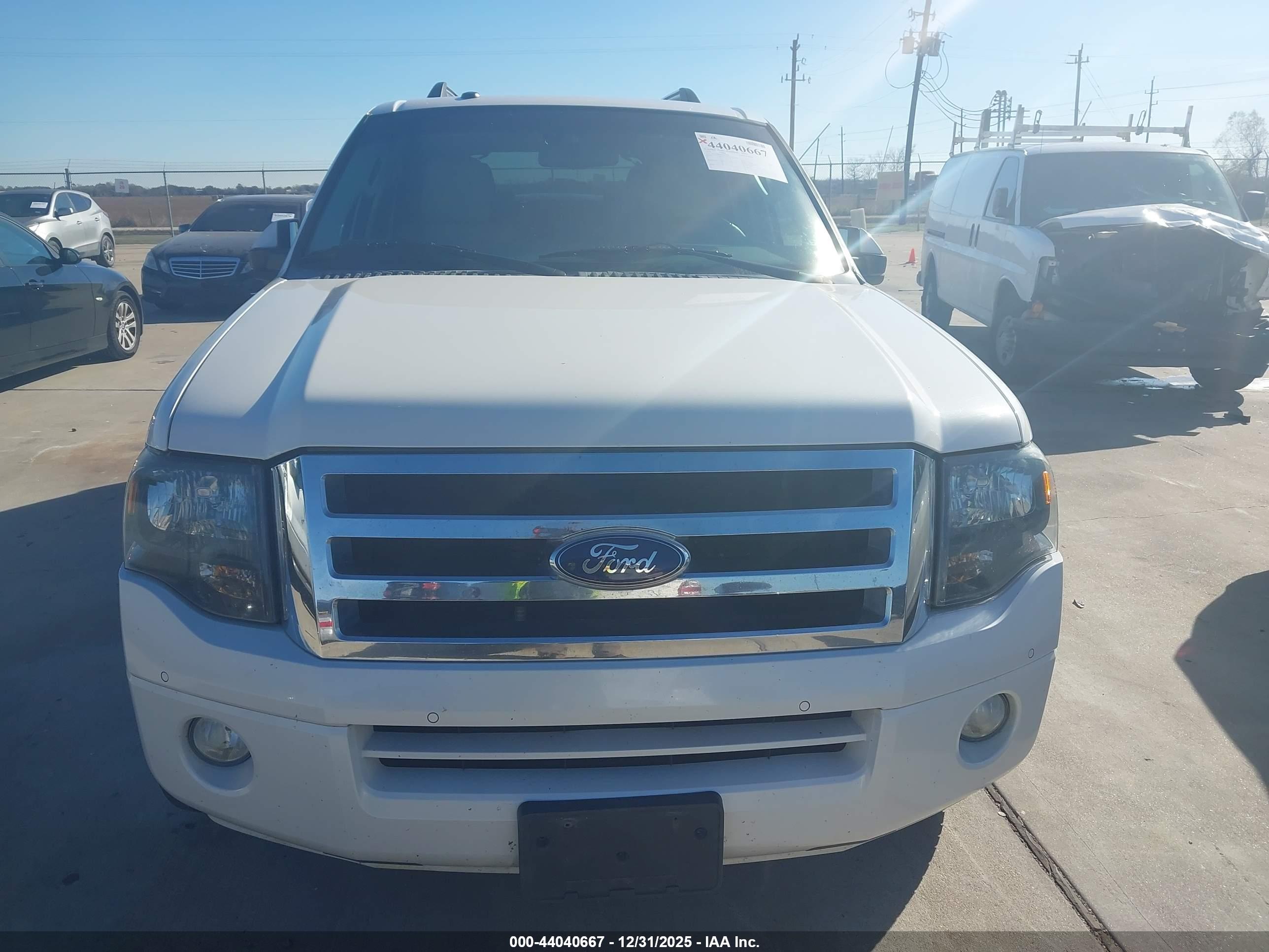 FORD EXPEDITION image 6