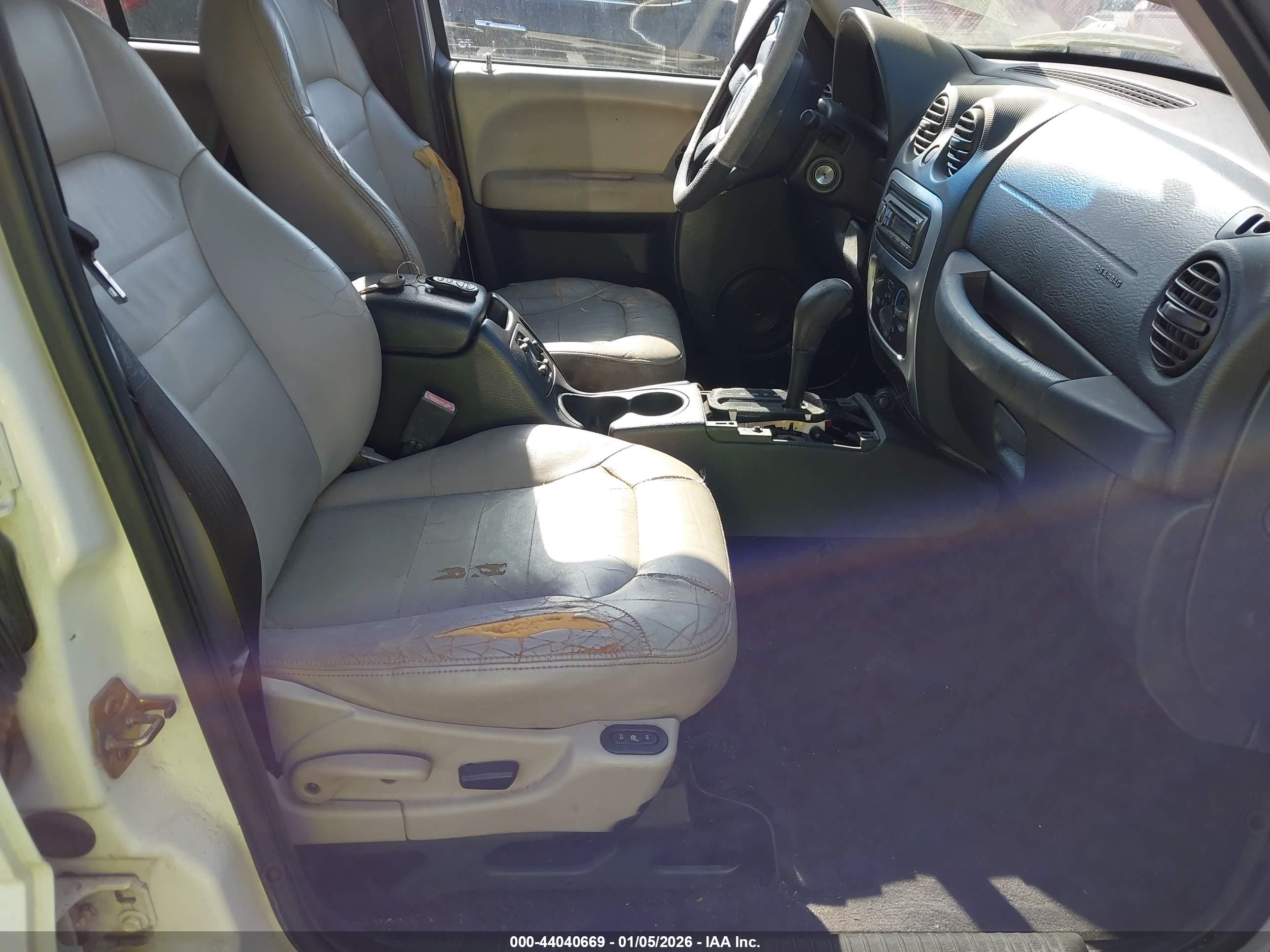 JEEP LIBERTY image 5