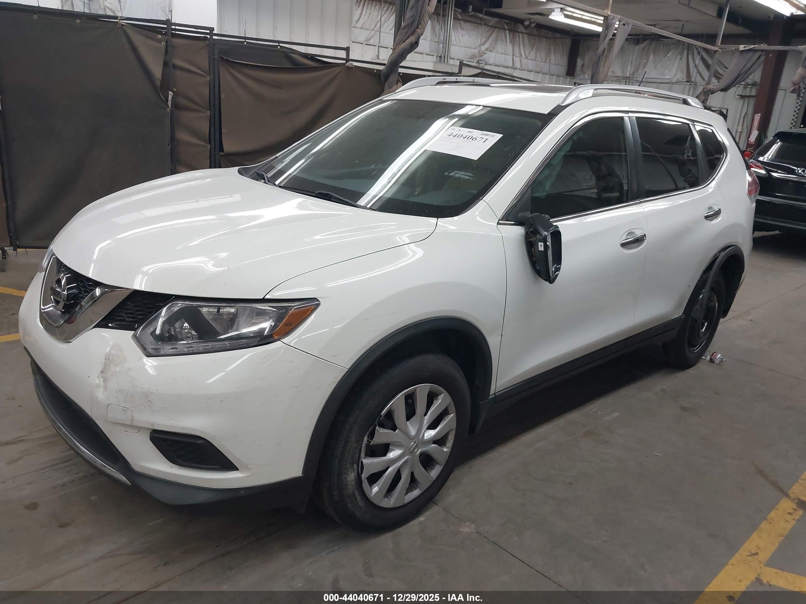 NISSAN ROGUE image 2