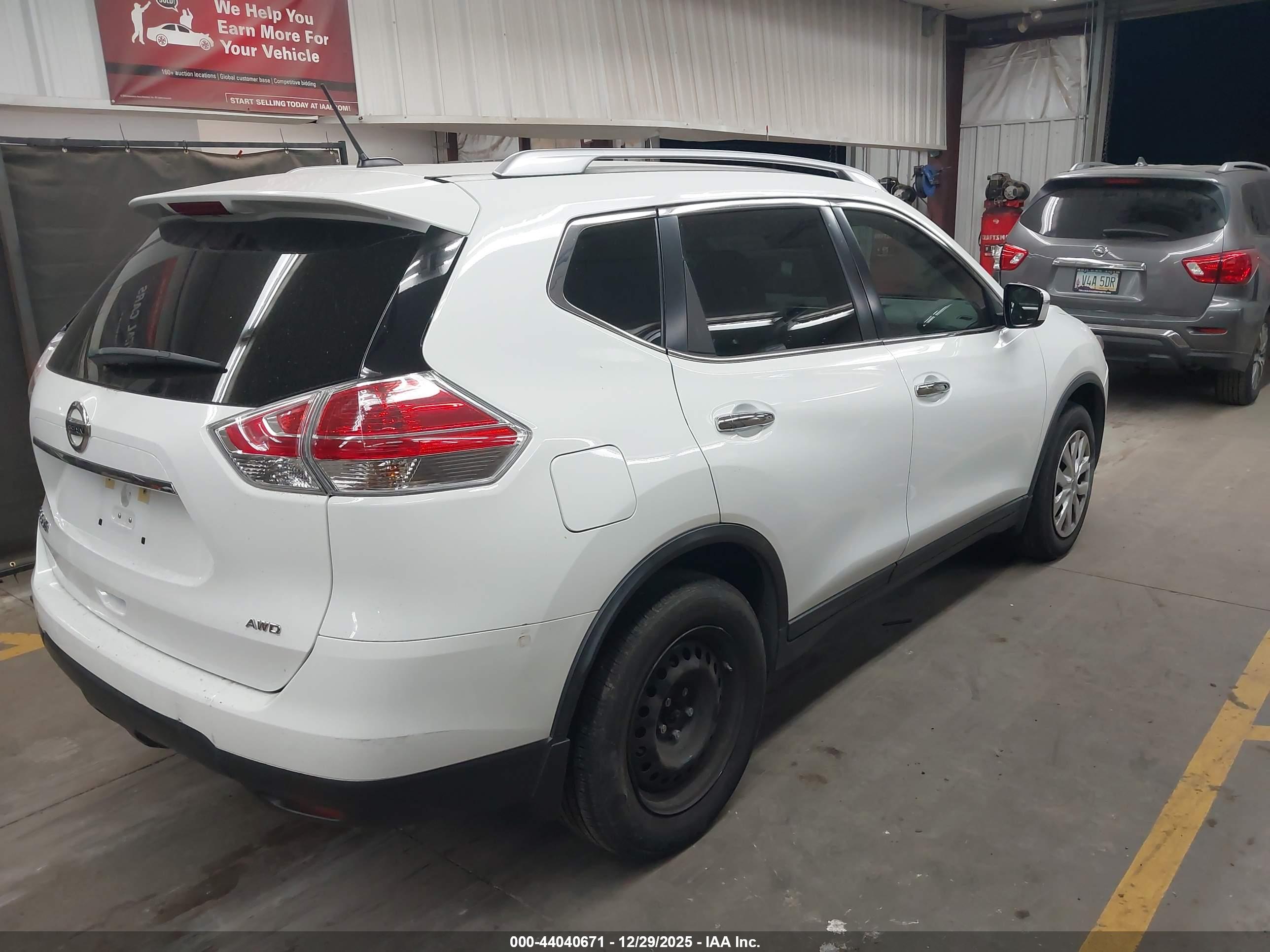 NISSAN ROGUE image 4