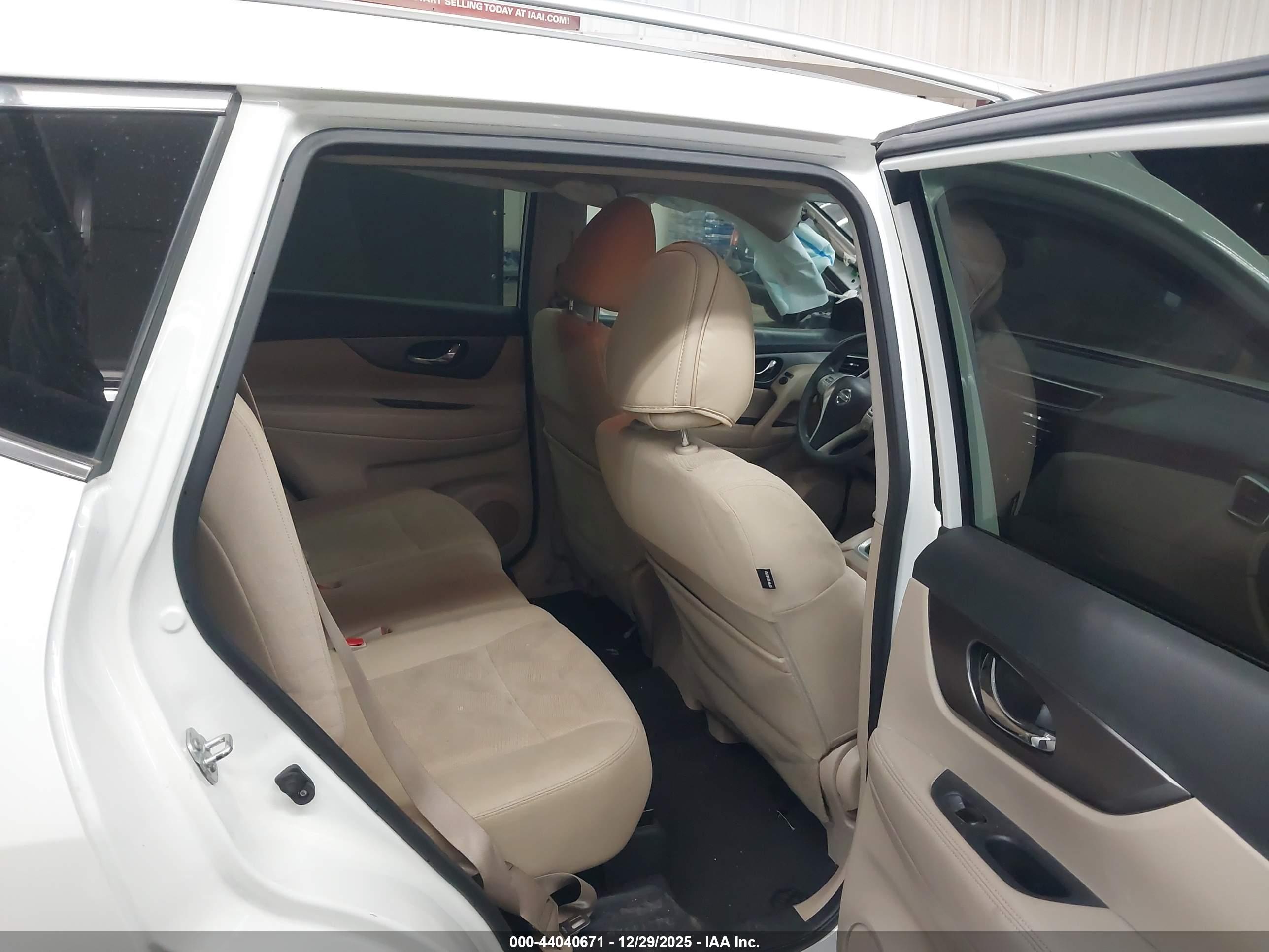 NISSAN ROGUE image 8