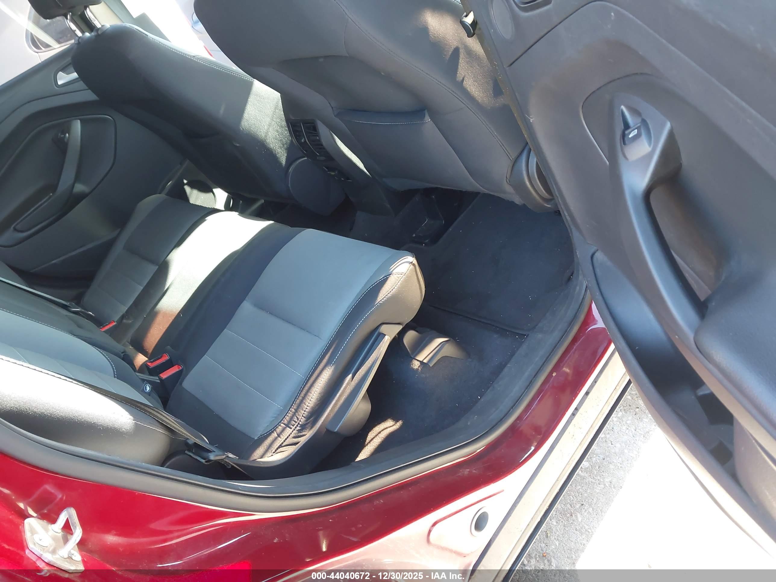 FORD ESCAPE image 8