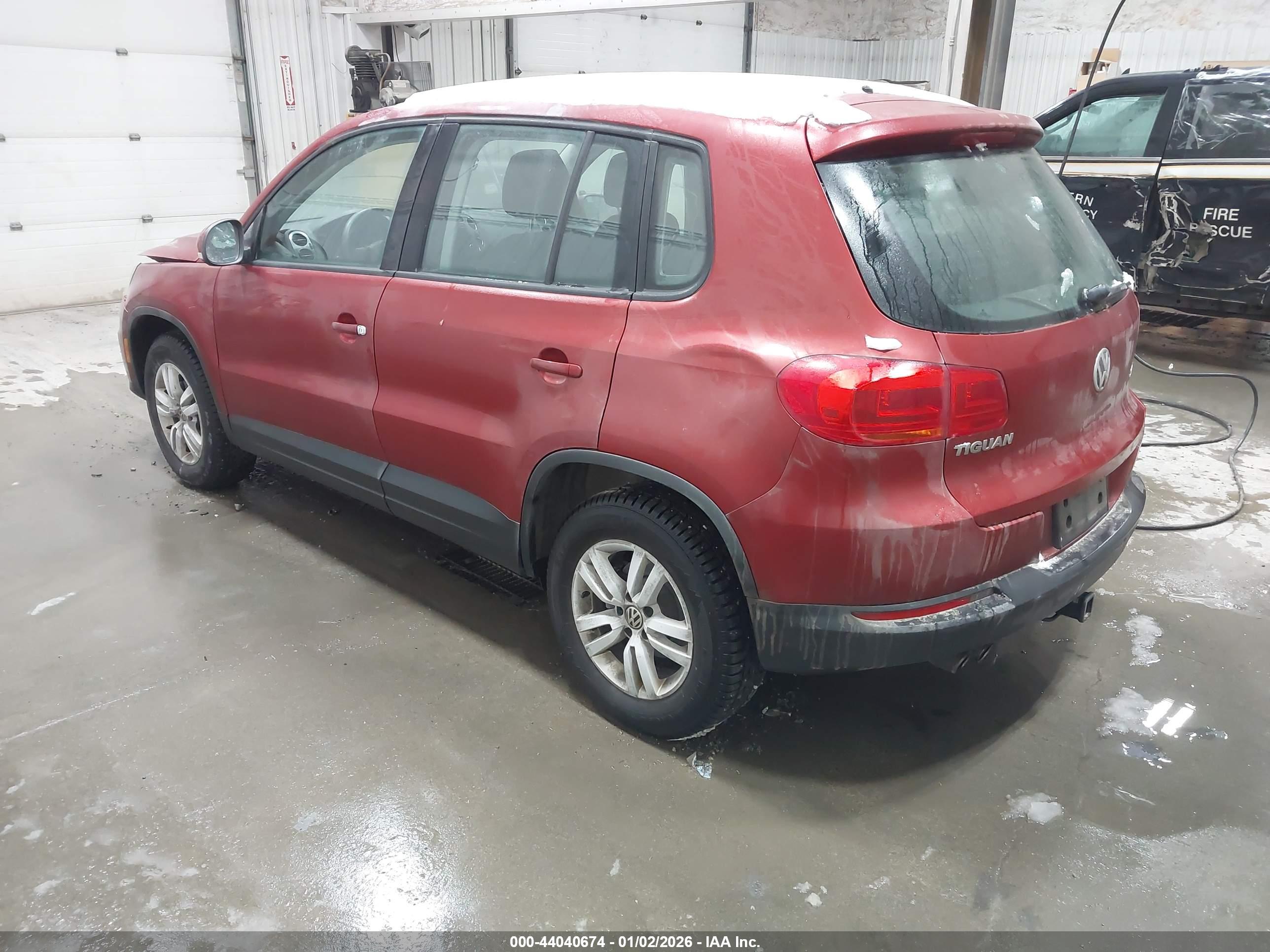 VOLKSWAGEN TIGUAN image 3