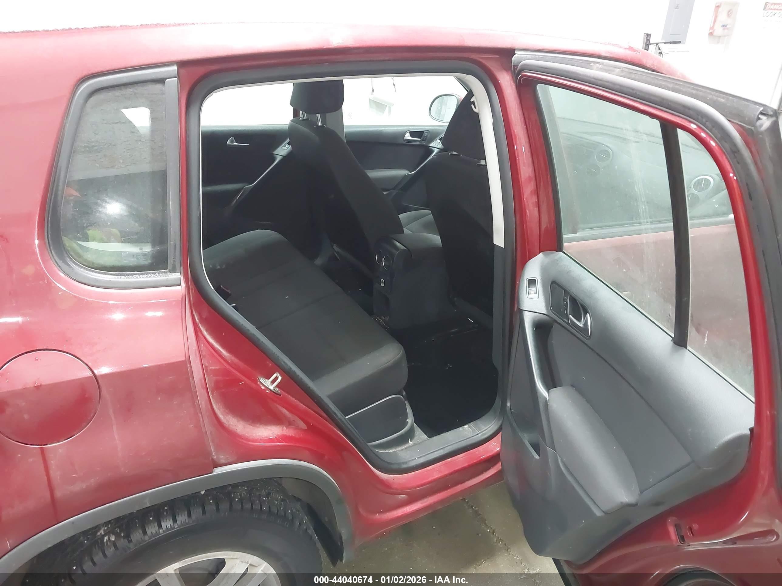 VOLKSWAGEN TIGUAN image 8
