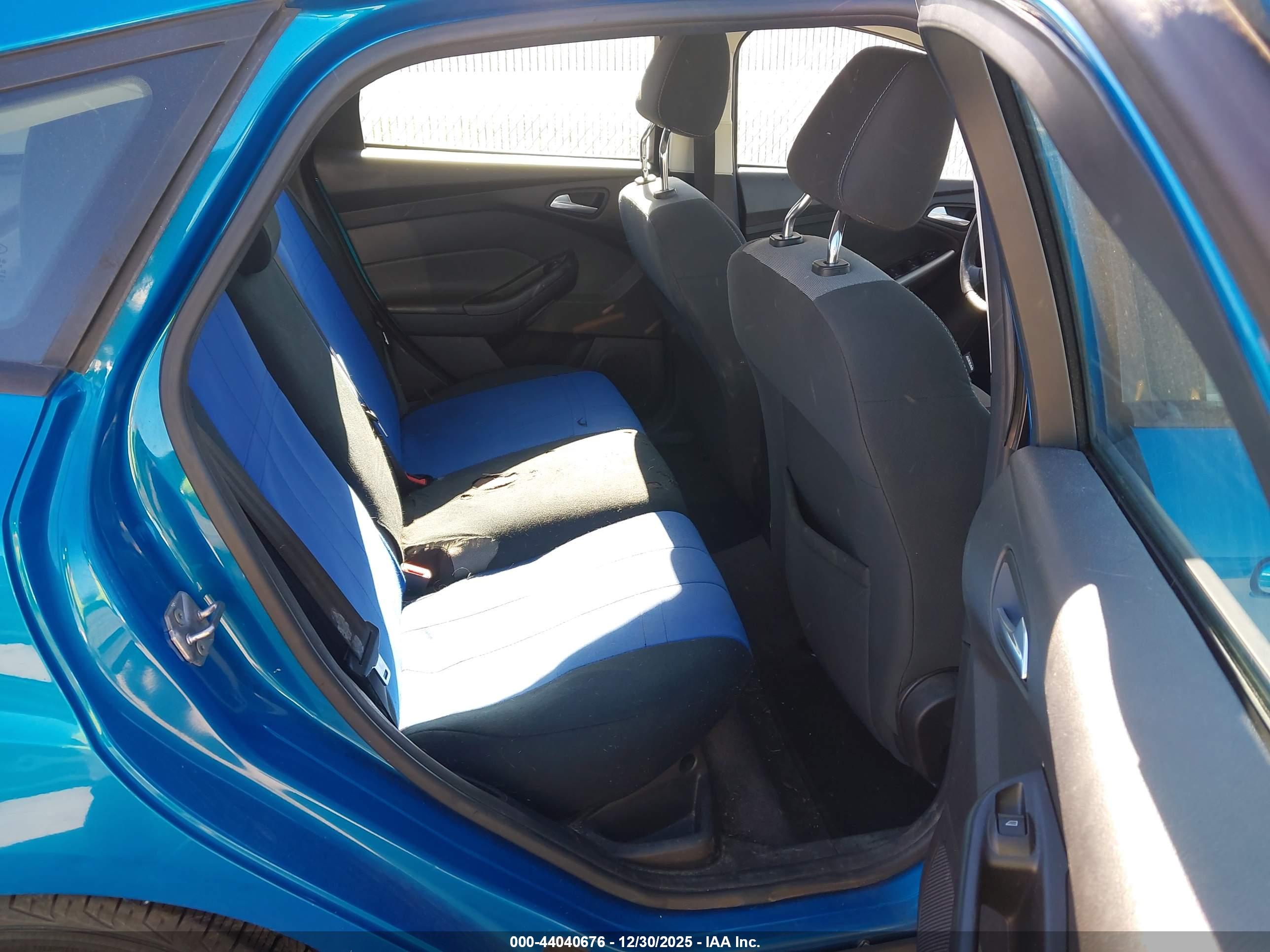 FORD FOCUS image 8