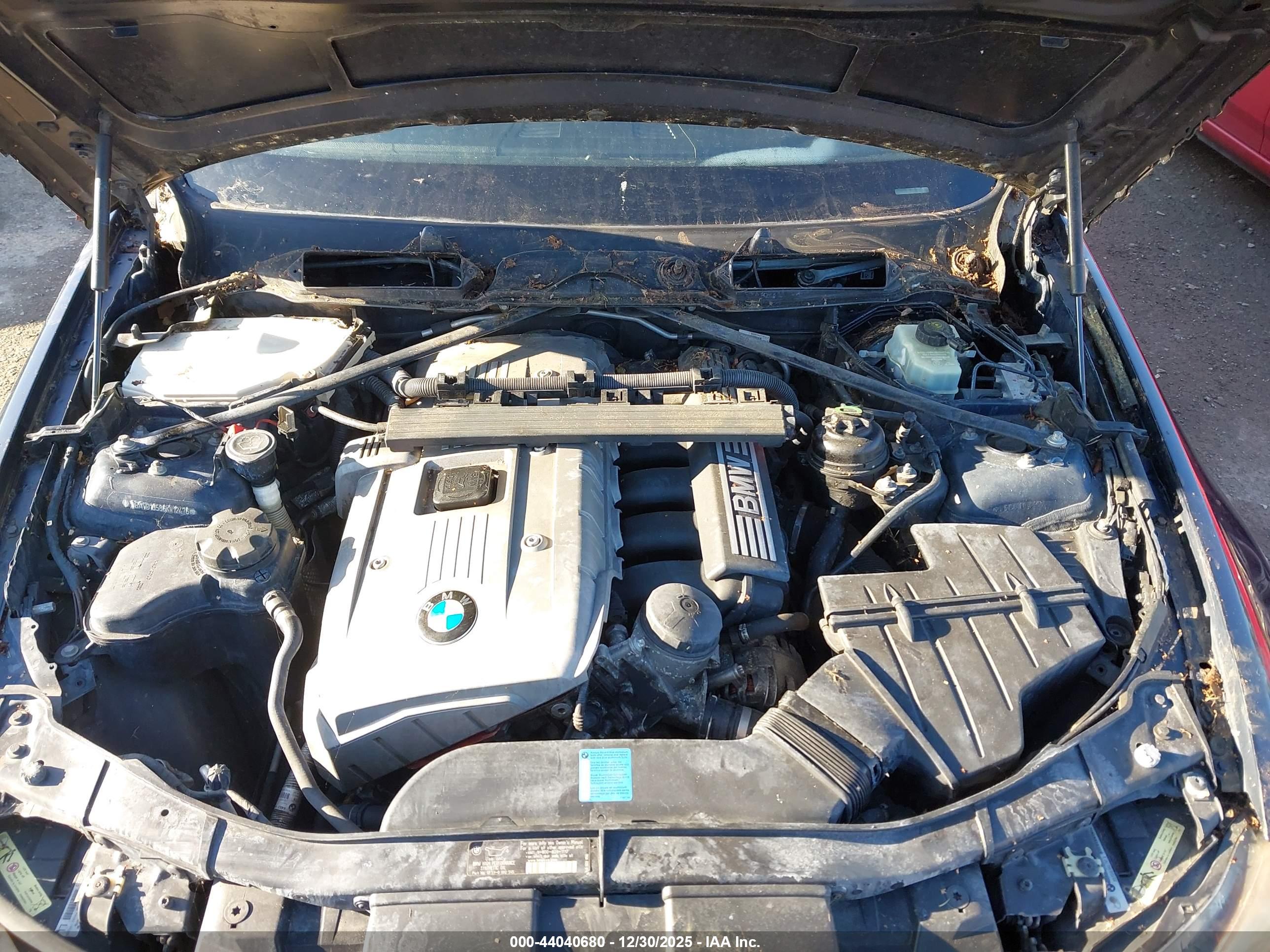 BMW 325XI image 10