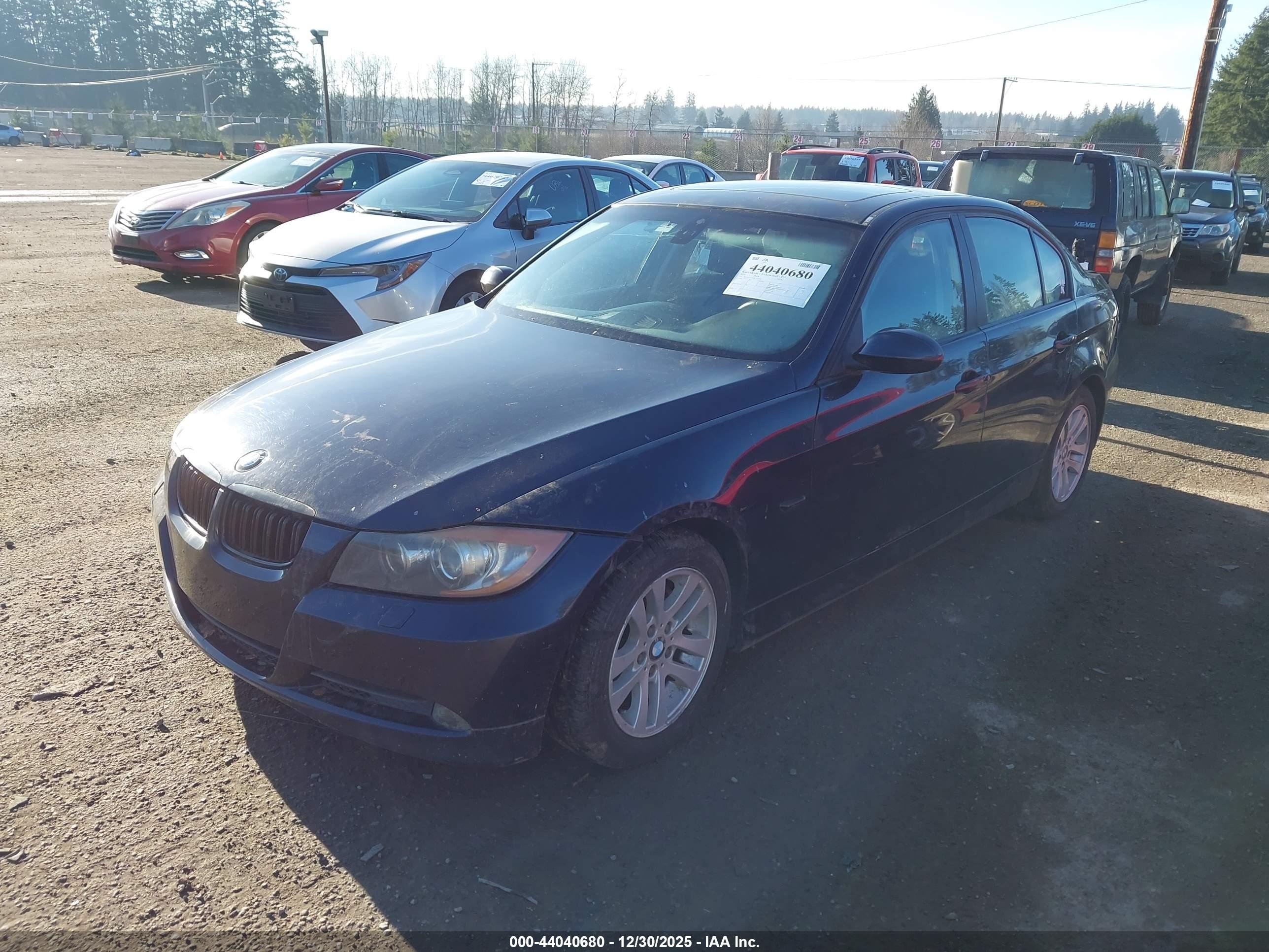 BMW 325XI image 2