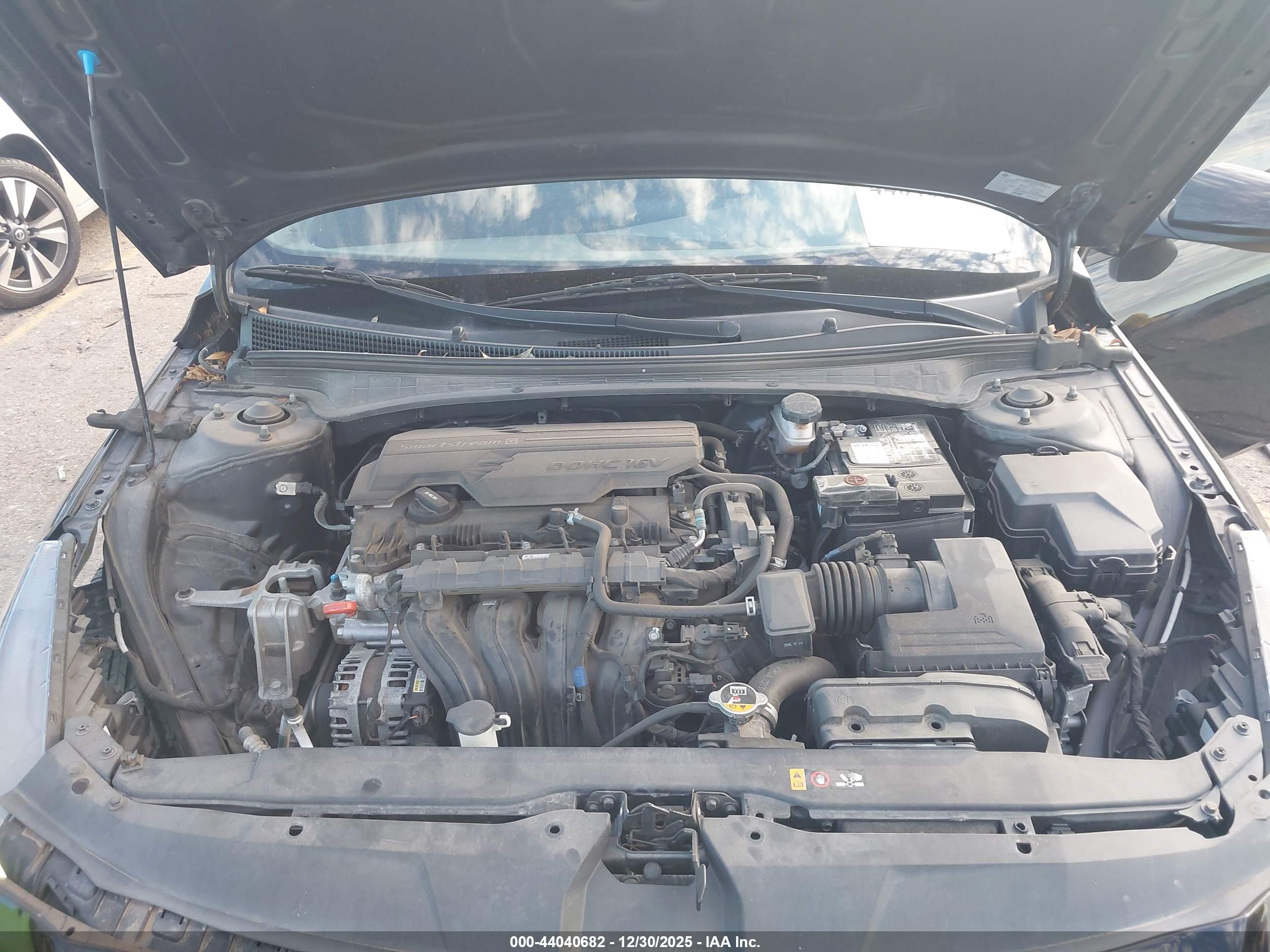 HYUNDAI ELANTRA image 10