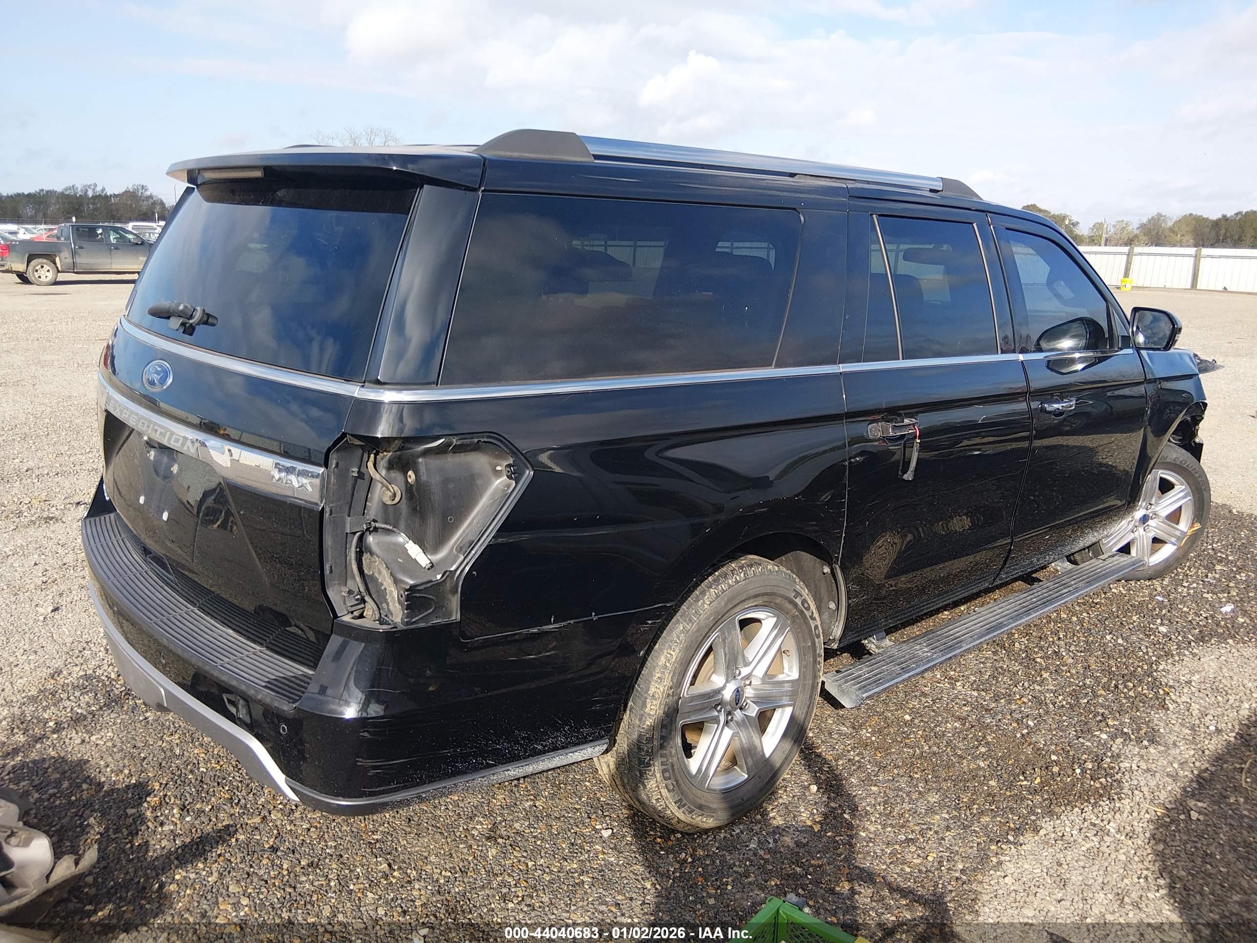 FORD EXPEDITION image 4