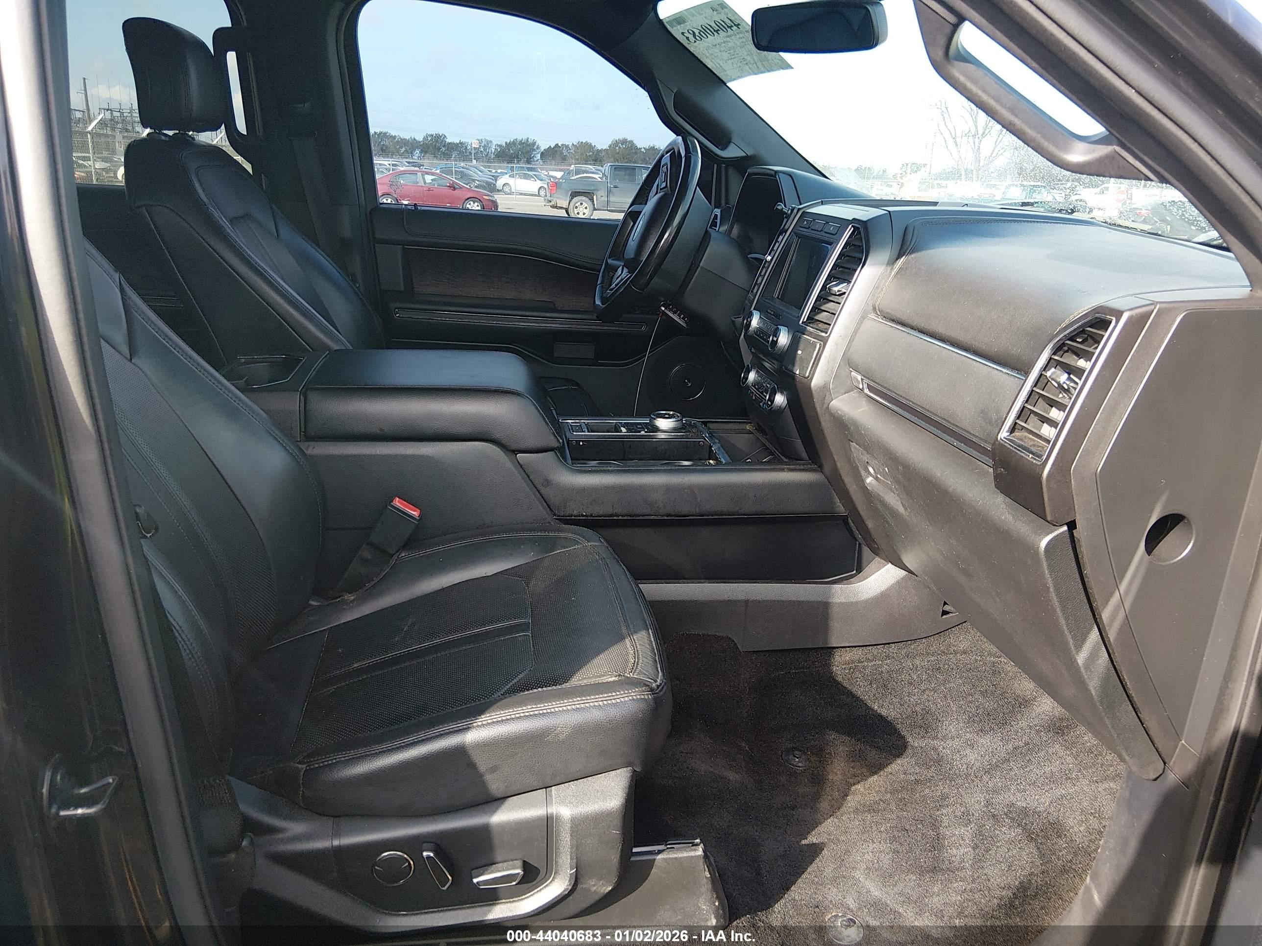 FORD EXPEDITION image 5